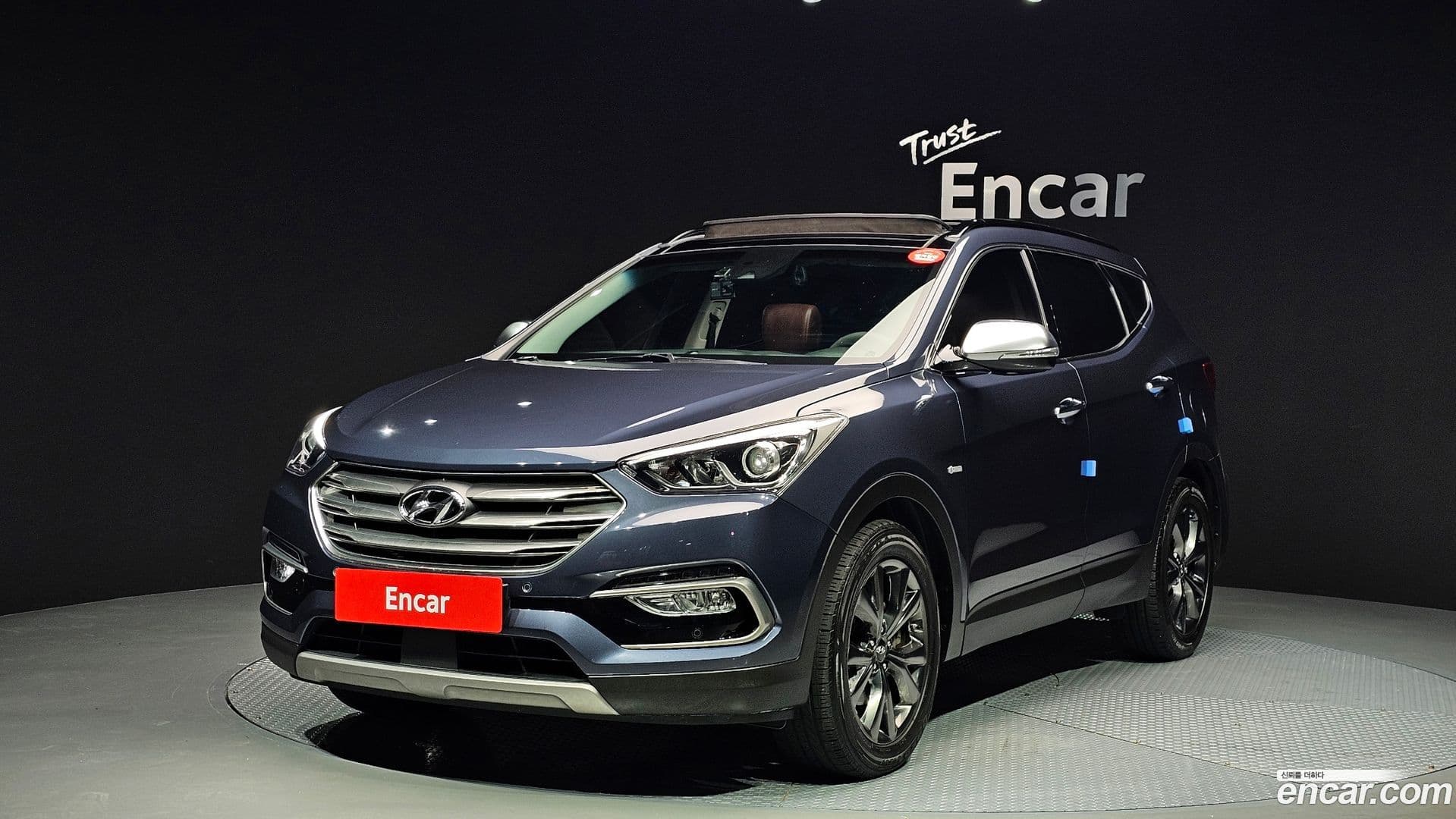 Main__Slider__Photo:Santafe Hyundai 2017.1-0