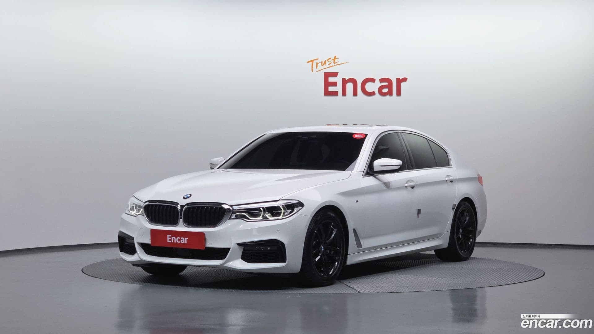 Main__Slider__Photo:5-Series BMW 2019.4-0
