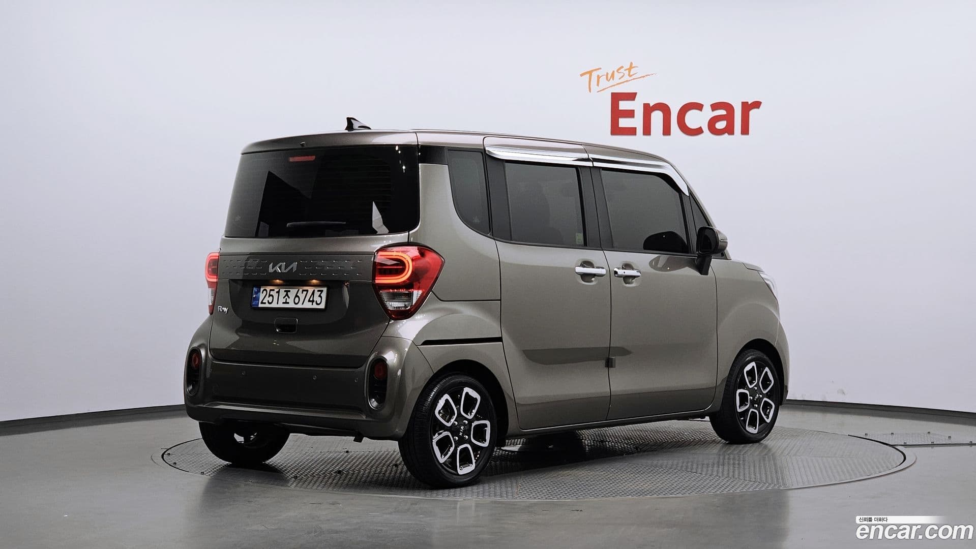 Main__Slider__Photo:RAY Kia 2021.5-0