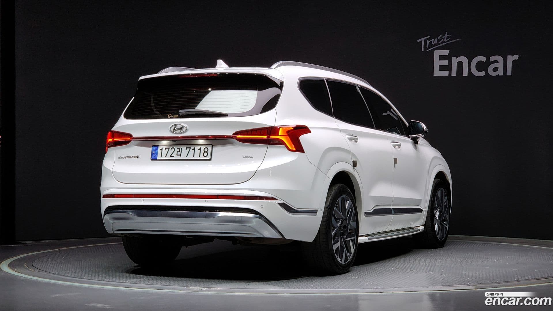 Main__Slider__Photo:Santafe Hyundai 2020.10-0