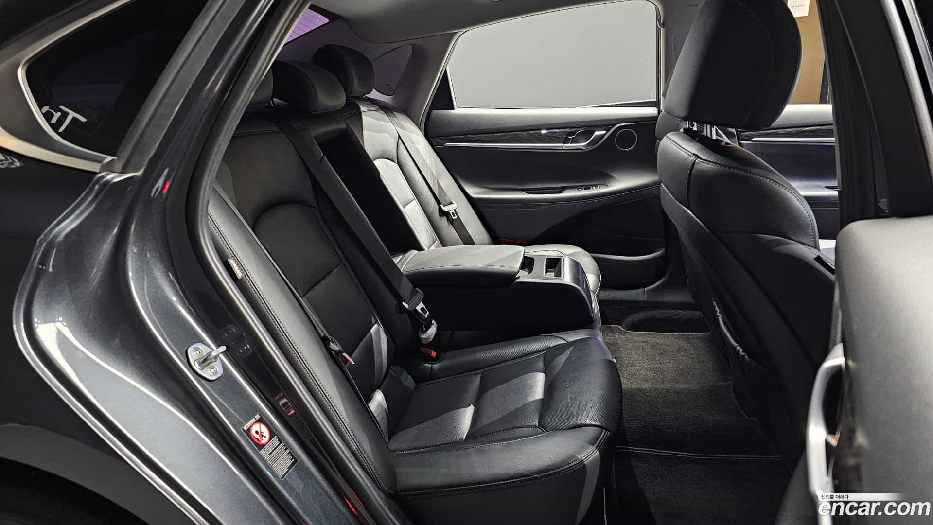 Grandeur Hyundai 2018.0-OPTION-016