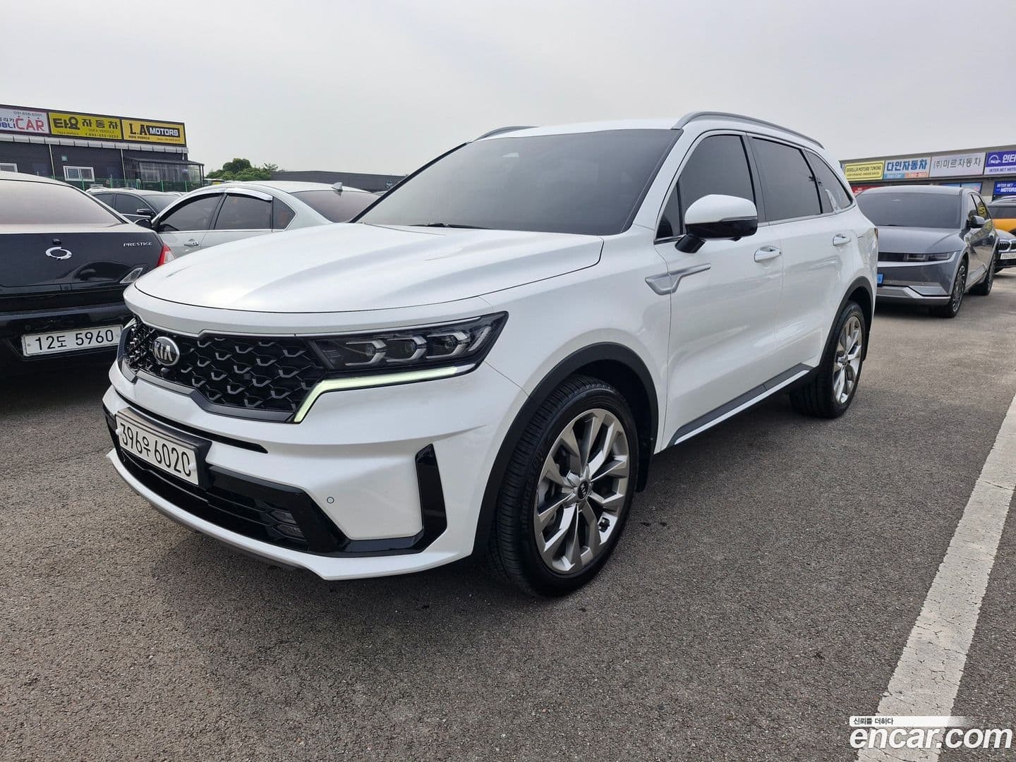 Main__Slider__Photo:Sorento Kia 2020.8-0