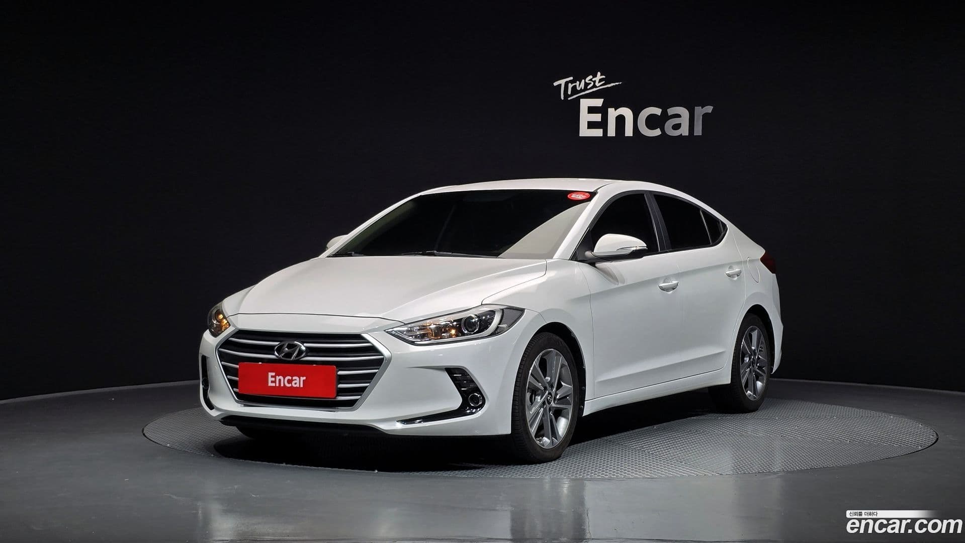 Main__Slider__Photo:AVANTE Hyundai 2017.8-0