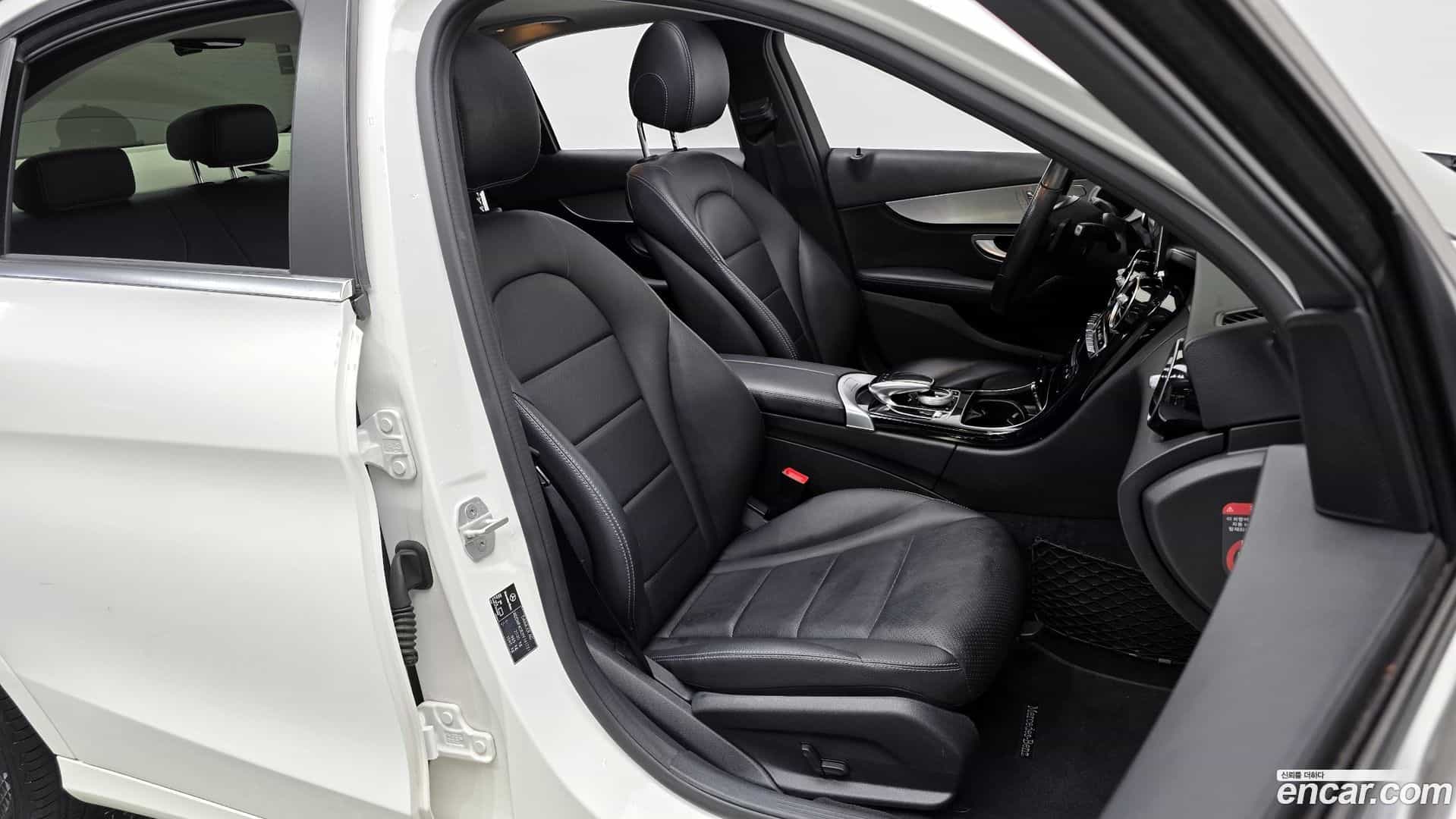 C-Class Mercedes-Benz 2015.1-INNER-010