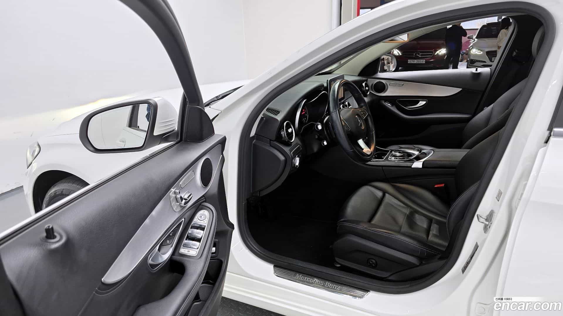 C-Class Mercedes-Benz 2015.1-OPTION-015
