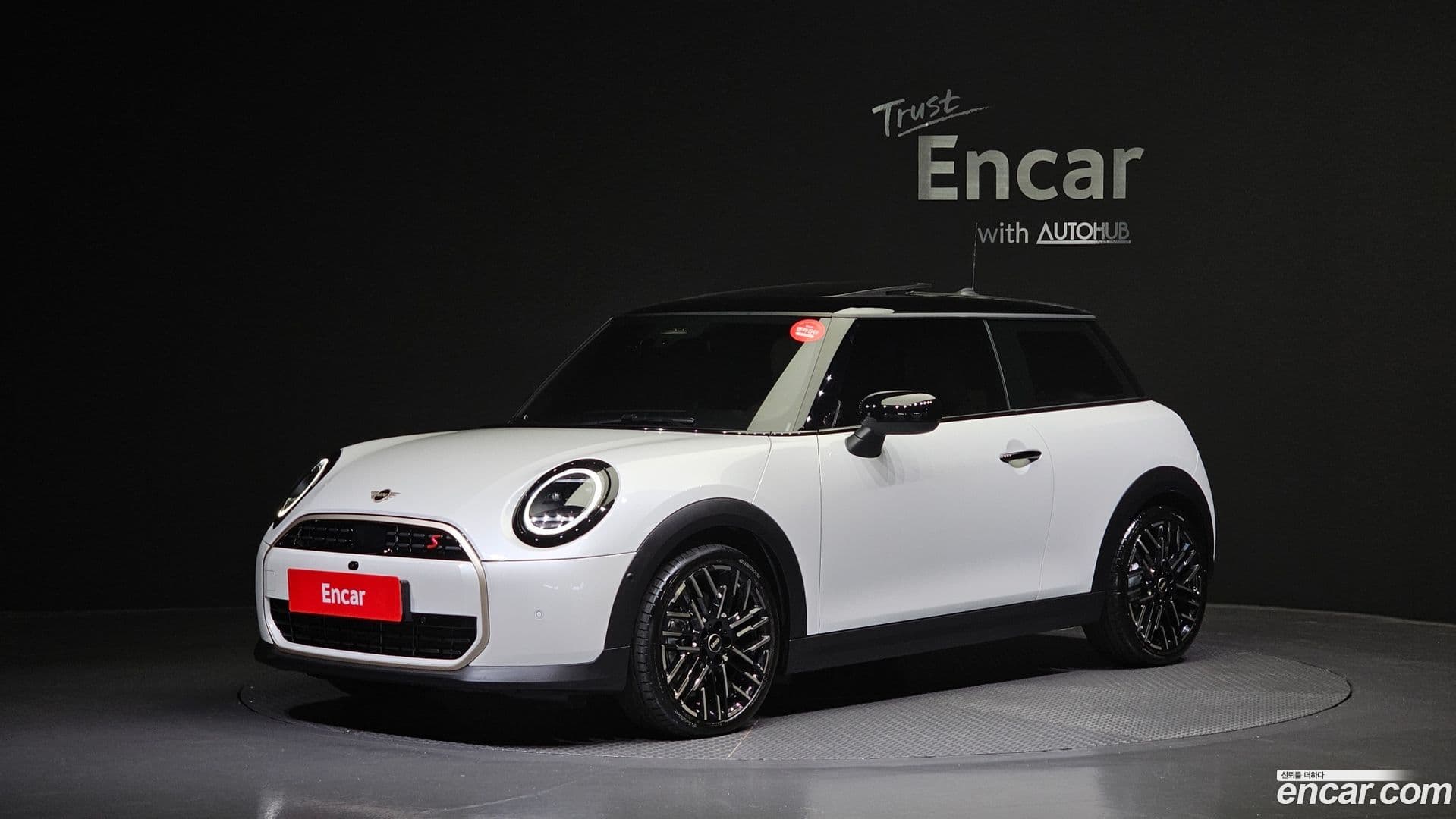 Main__Slider__Photo:Cooper Mini 2024.8-0