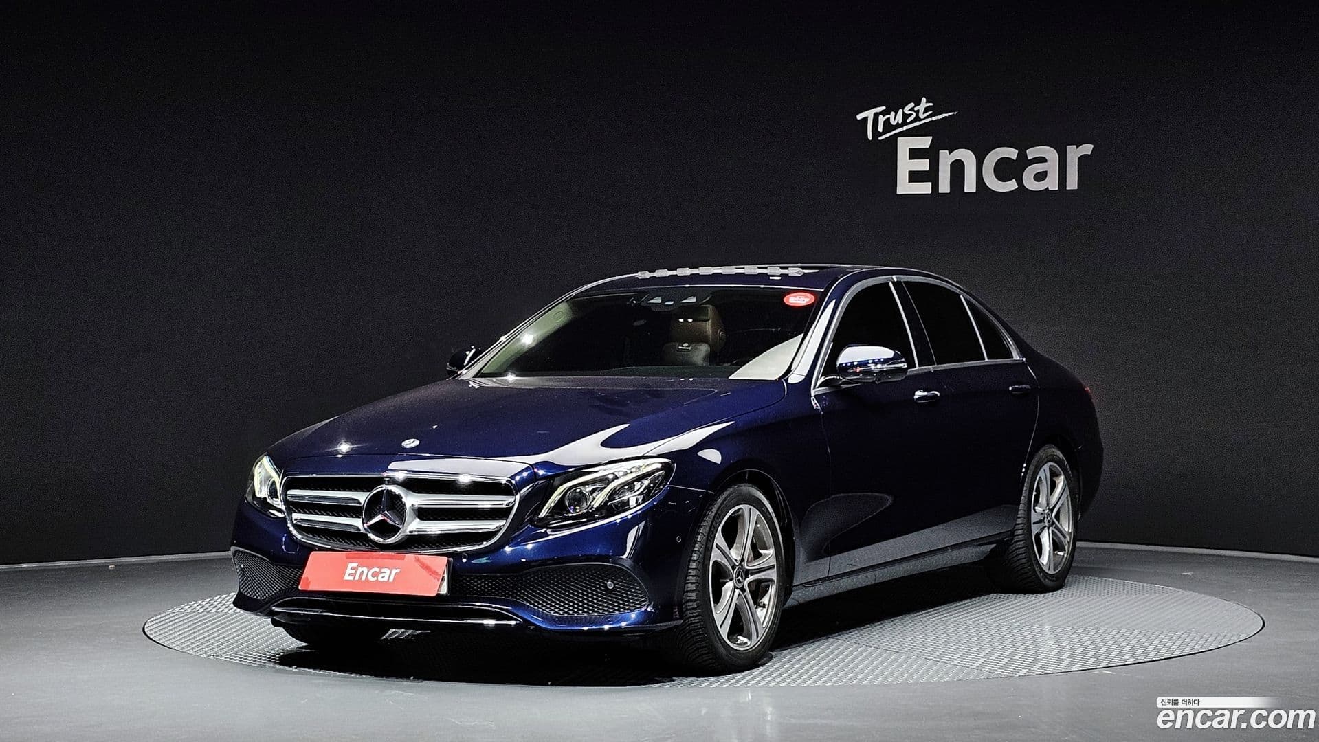 Main__Slider__Photo:E-Class Mercedes-Benz 2018.1-0
