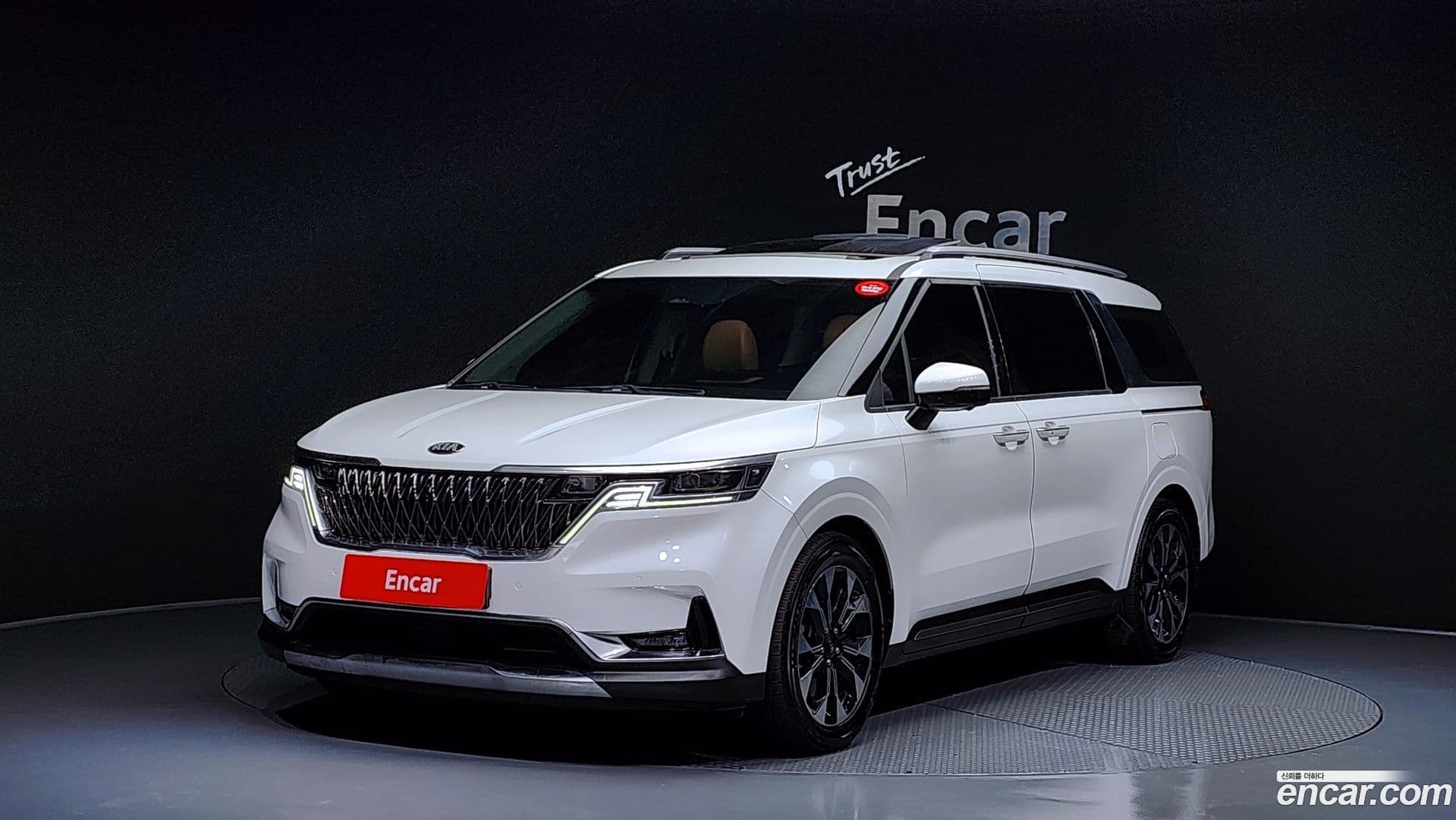 Main__Slider__Photo:Canival Kia 2020.8-0