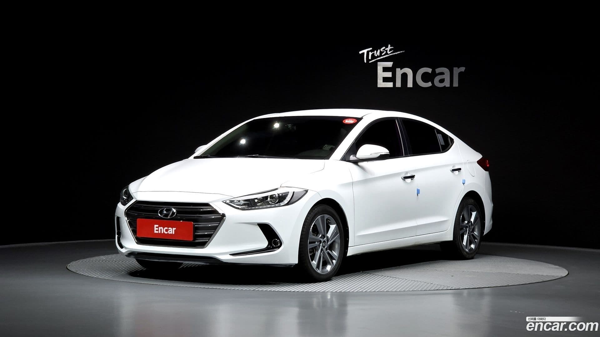 Main__Slider__Photo:AVANTE Hyundai 2015.8-0