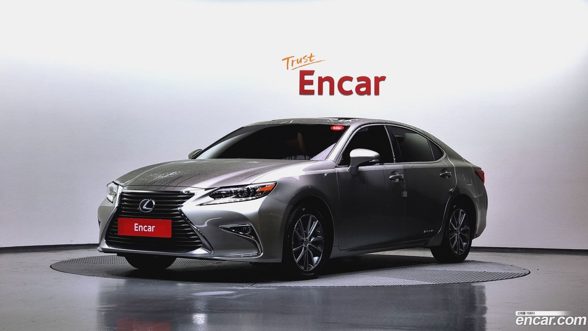 Main__Slider__Photo:ES Lexus 2018.0-0
