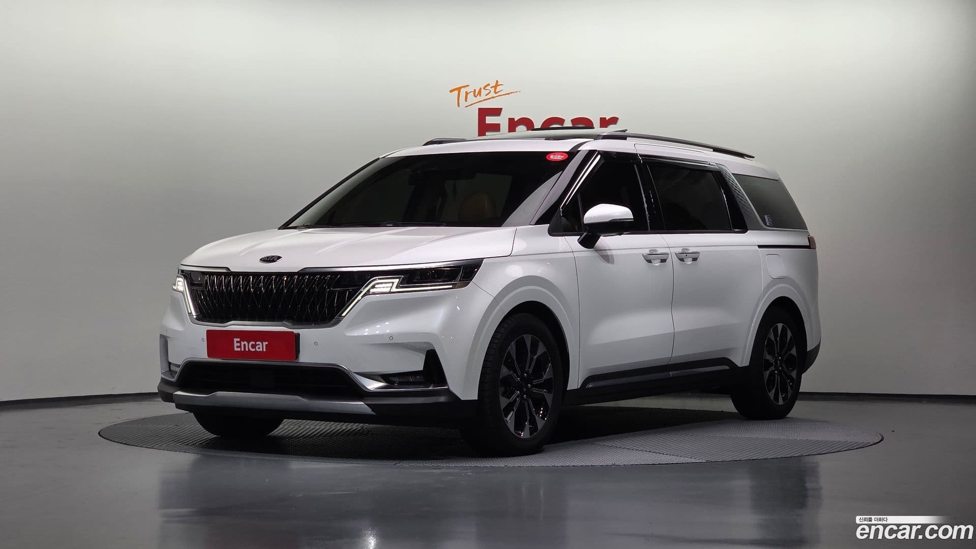 Main__Slider__Photo:Canival Kia 2020.8-0