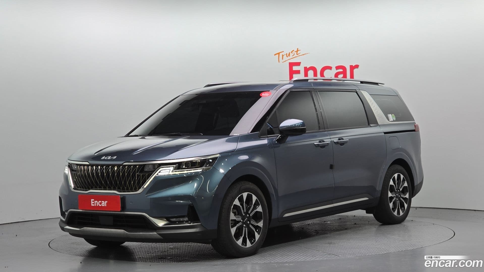 Main__Slider__Photo:Canival Kia 2023.0-0