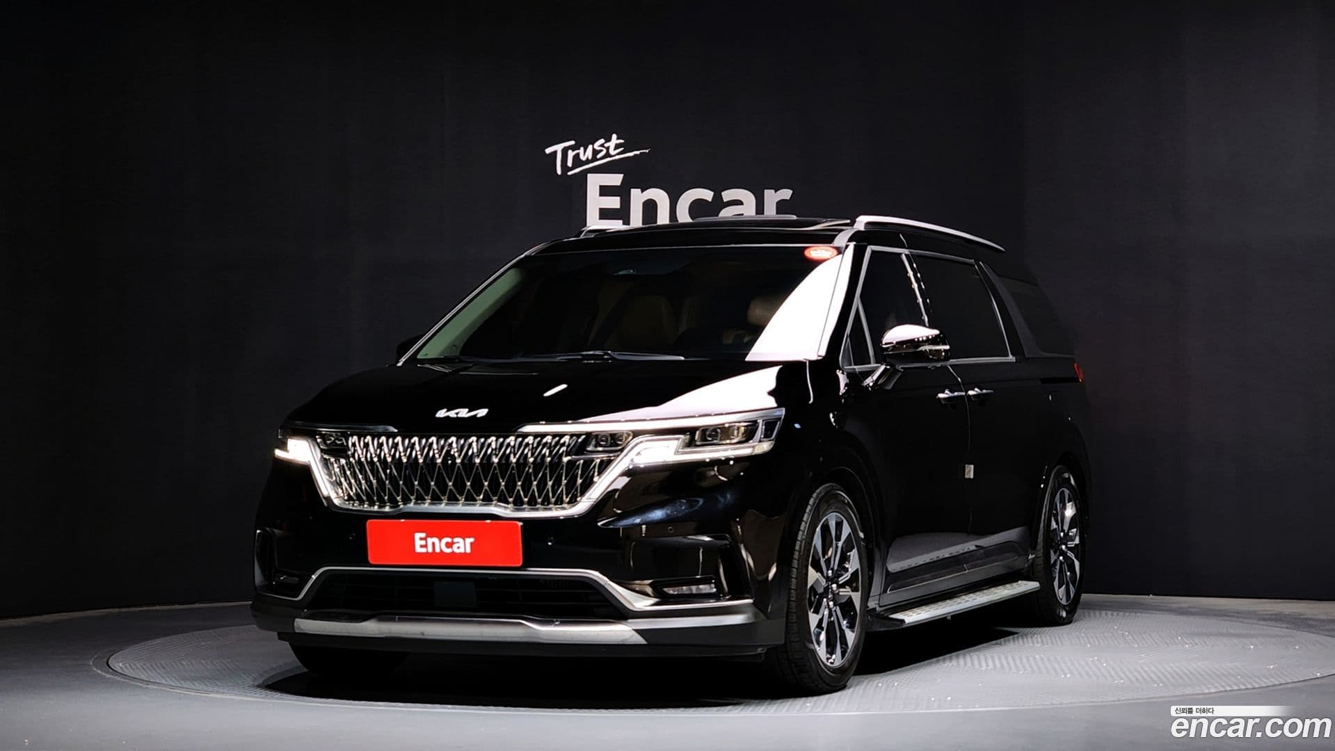 Main__Slider__Photo:Canival Kia 2022.7-0