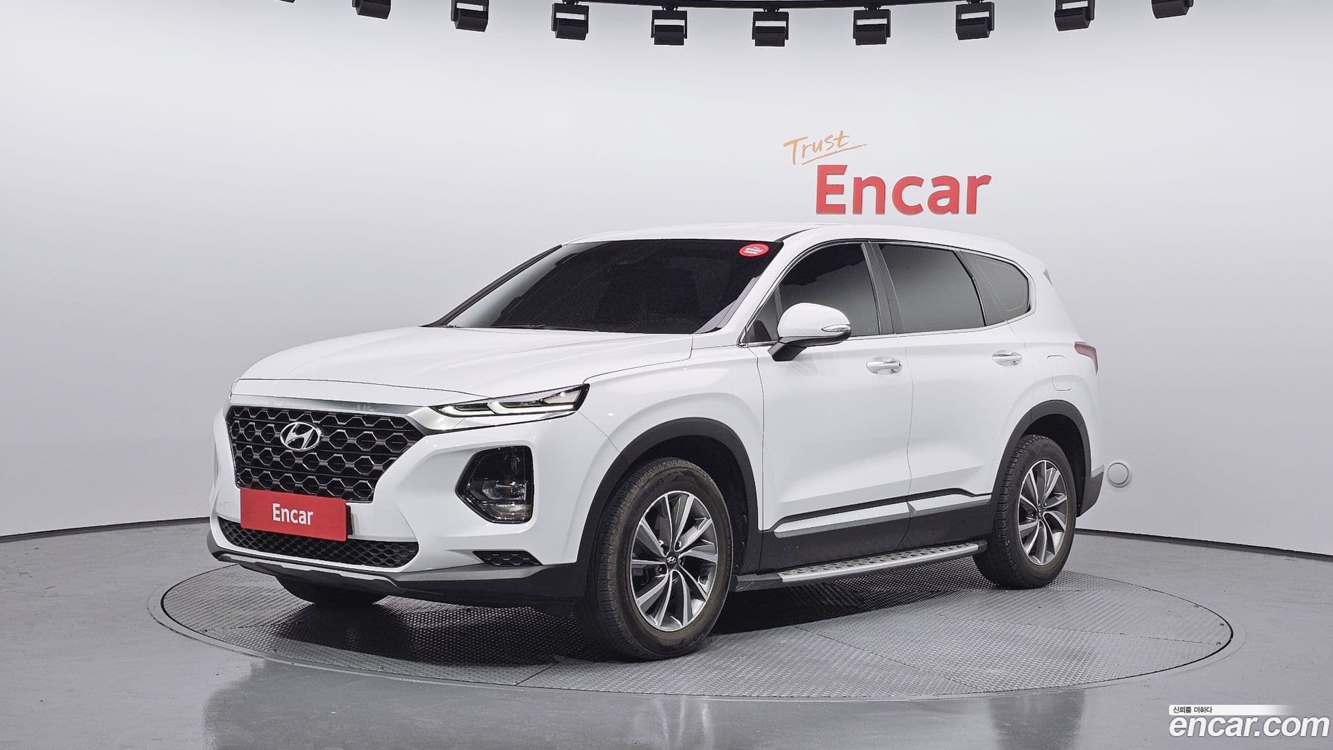 Main__Slider__Photo:Santafe Hyundai 2020.4-0
