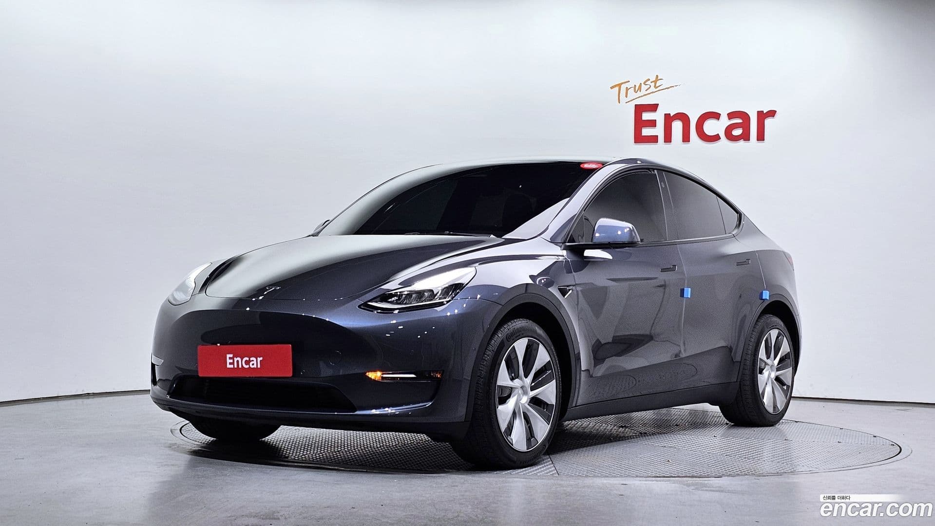 Main__Slider__Photo:Model Y Tesla 2022.7-0
