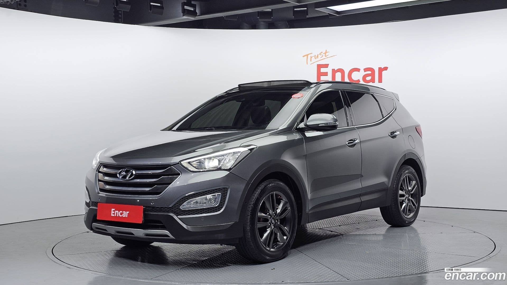 Main__Slider__Photo:Santafe Hyundai 2015.2-0