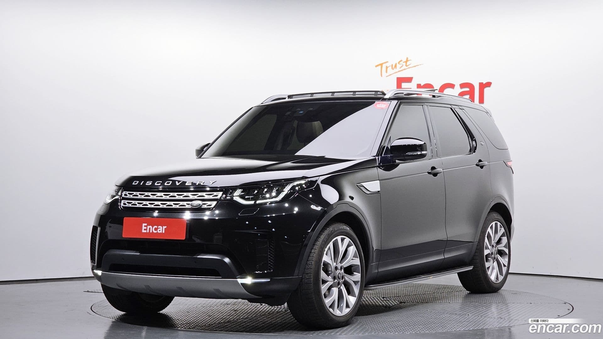 Main__Slider__Photo:Discovery Land Rover 2018.2-0