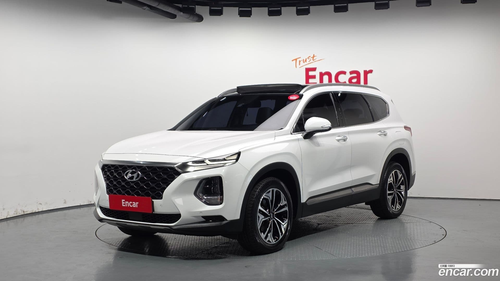 Main__Slider__Photo:Santafe Hyundai 2018.6-0