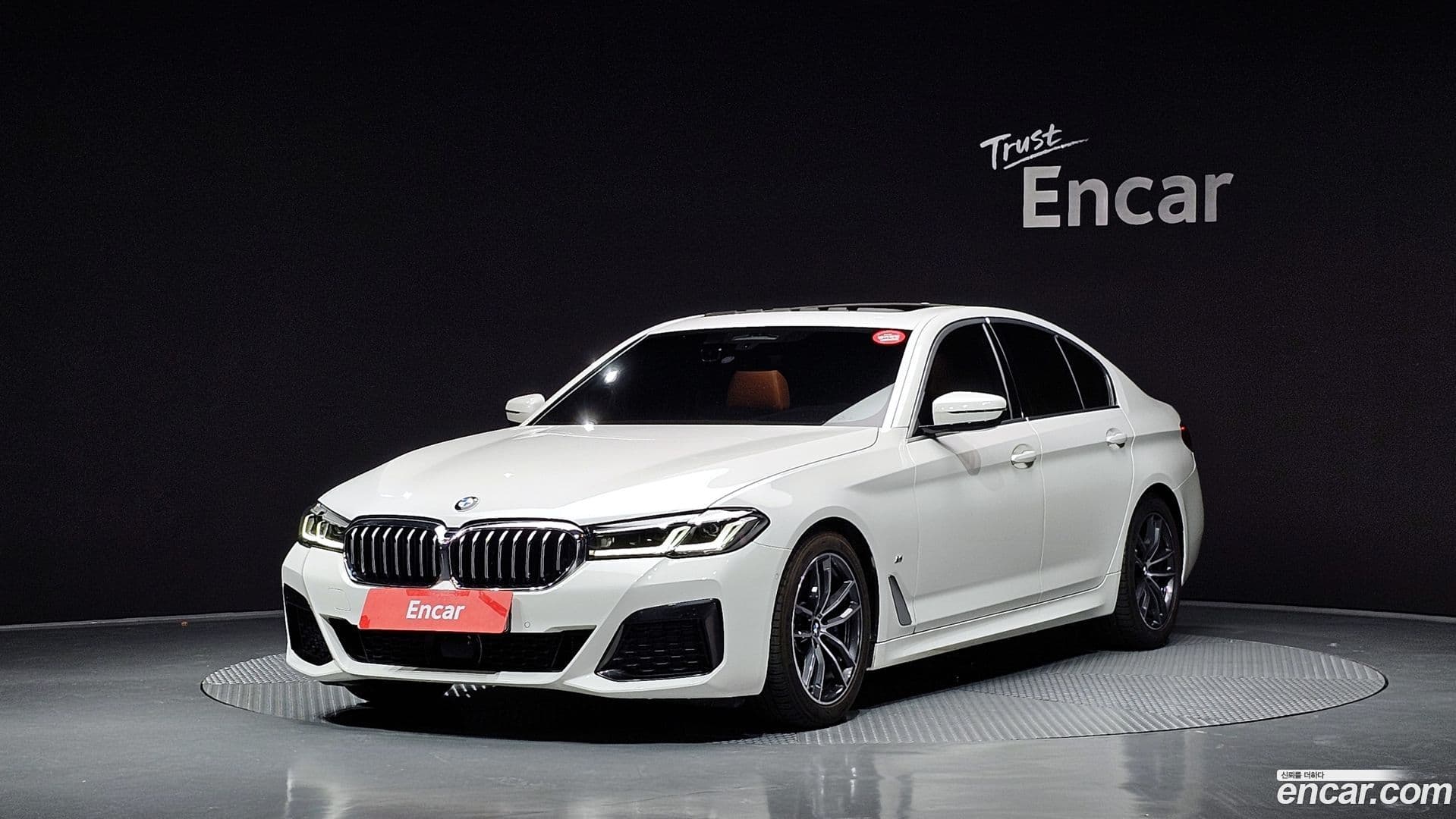 Main__Slider__Photo:5-Series BMW 2022.0-0