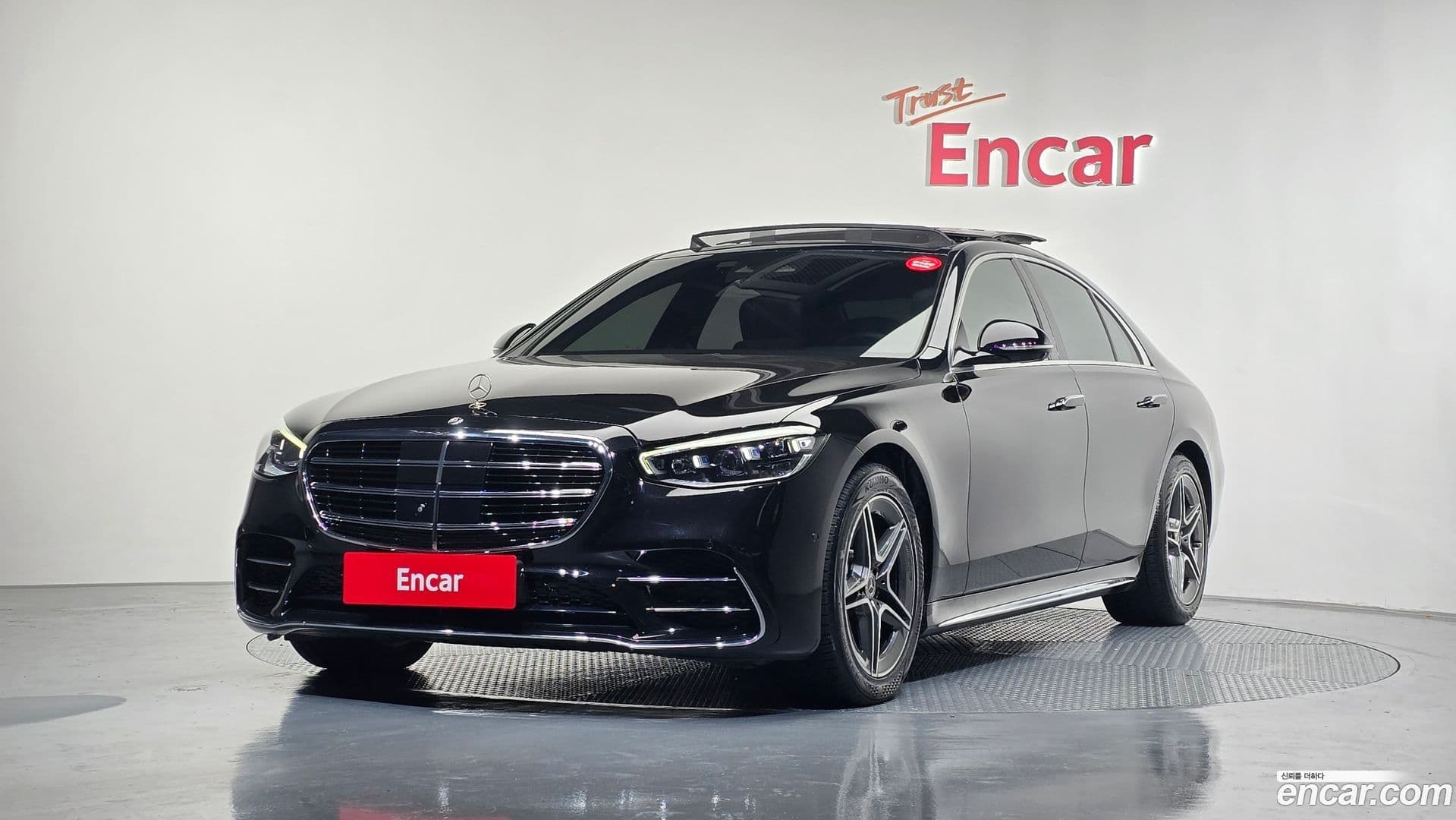 Main__Slider__Photo:S-Class Mercedes-Benz 2021.3-0