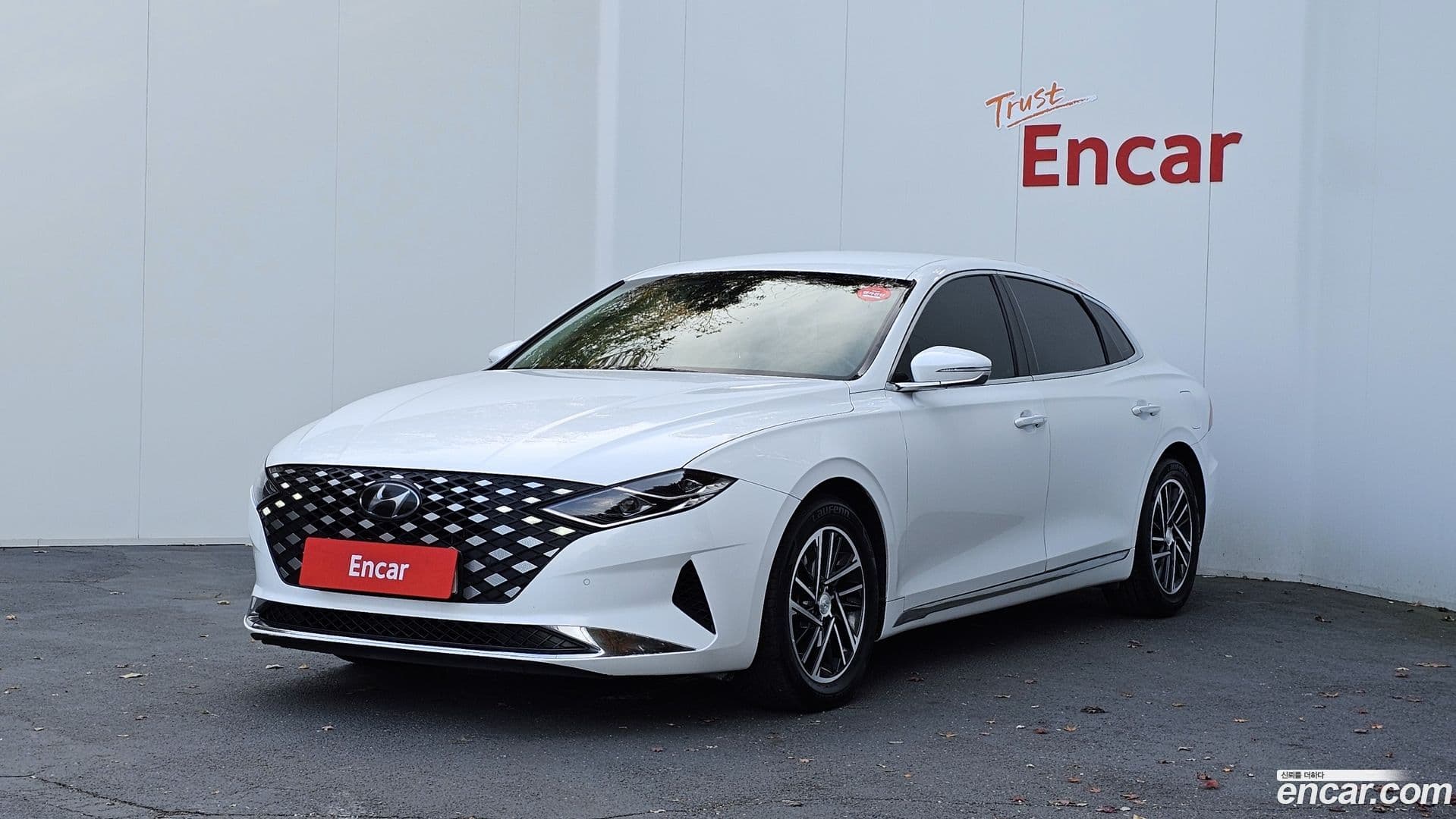 Main__Slider__Photo:Grandeur Hyundai 2022.3-0