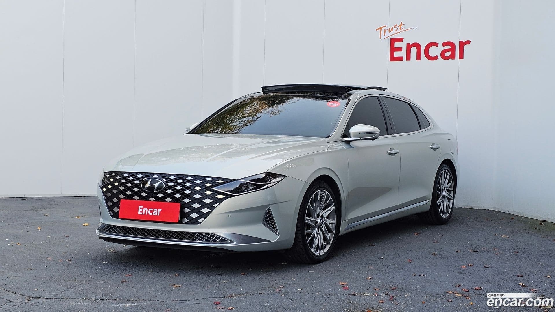 Main__Slider__Photo:Grandeur Hyundai 2020.7-0