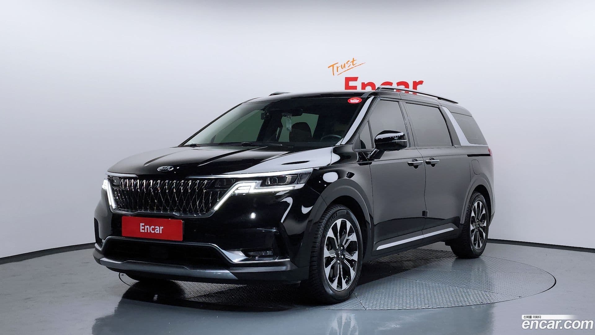 Main__Slider__Photo:Canival Kia 2020.8-0