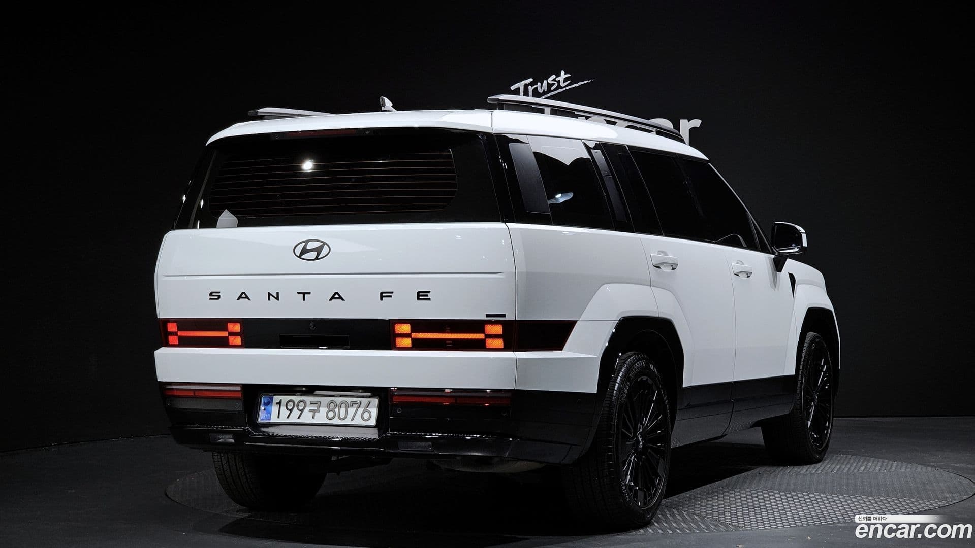 Main__Slider__Photo:Santafe Hyundai 2023.10-0