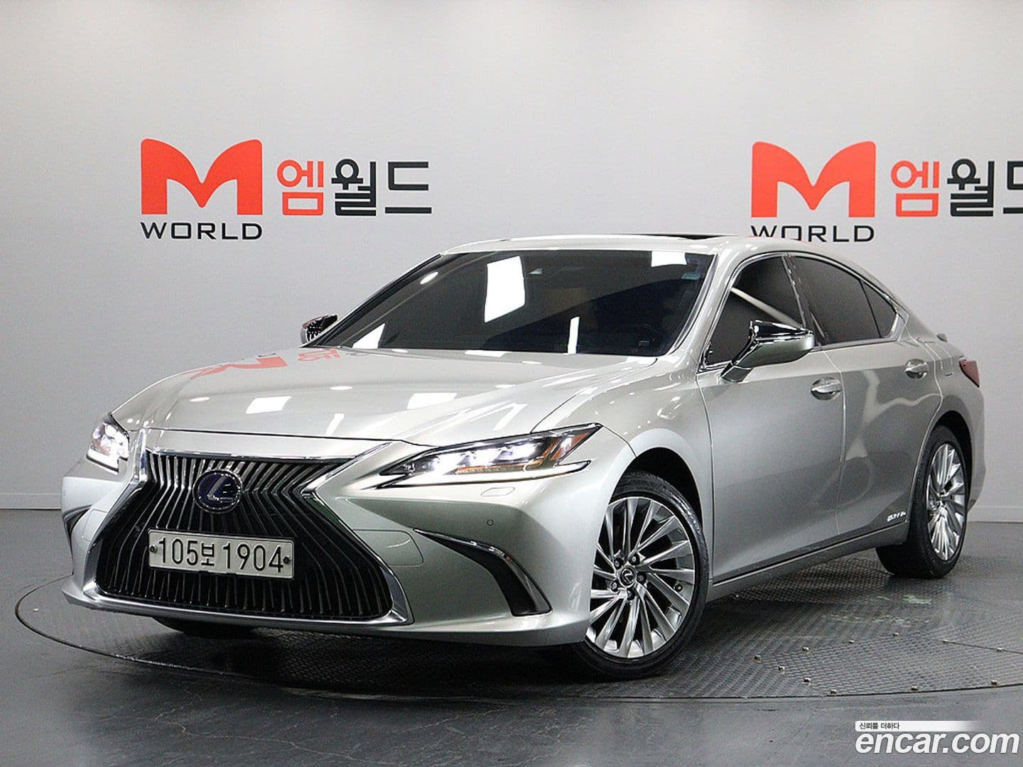Main__Slider__Photo:ES Lexus 2021.3-0