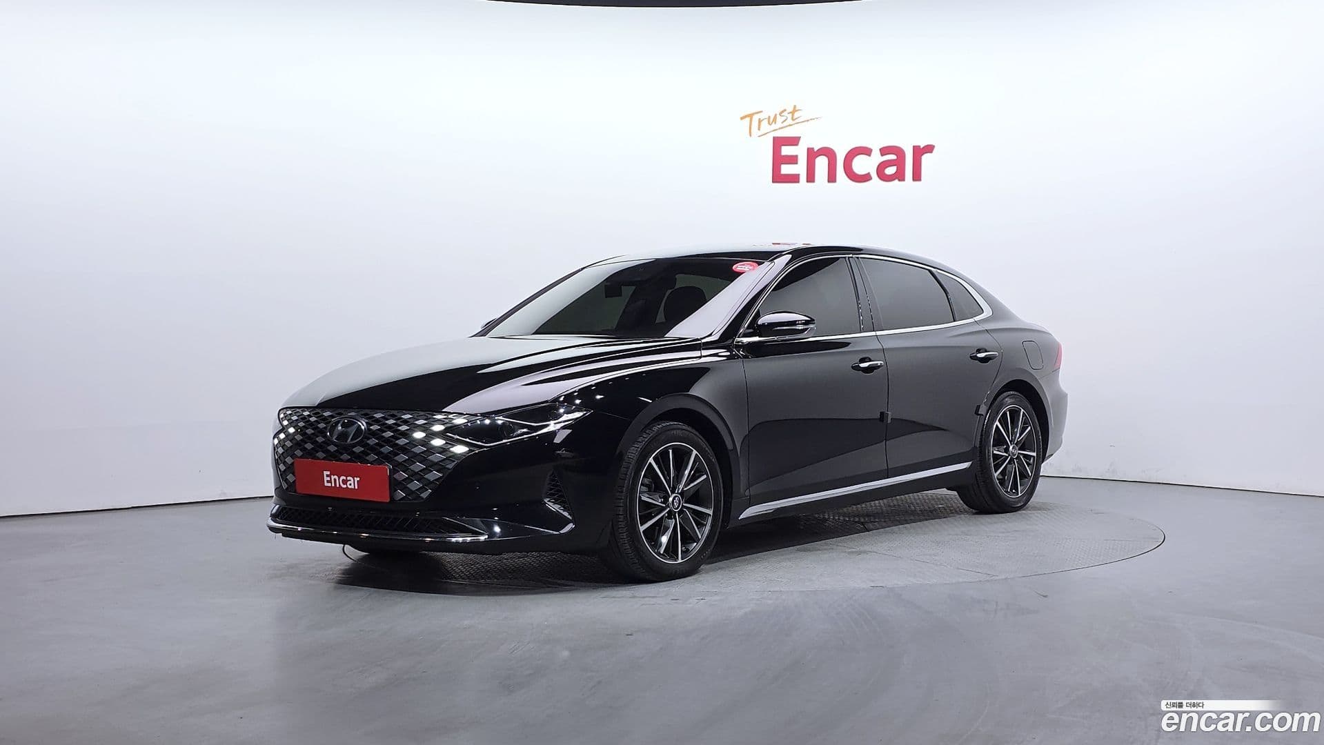 Main__Slider__Photo:Grandeur Hyundai 2020.8-0