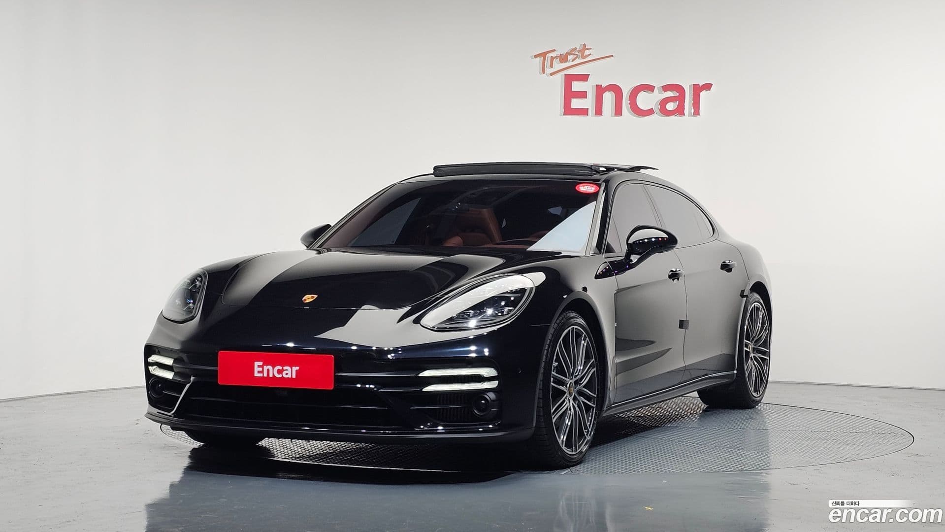 Main__Slider__Photo:Panamera Porsche 2022.5-0