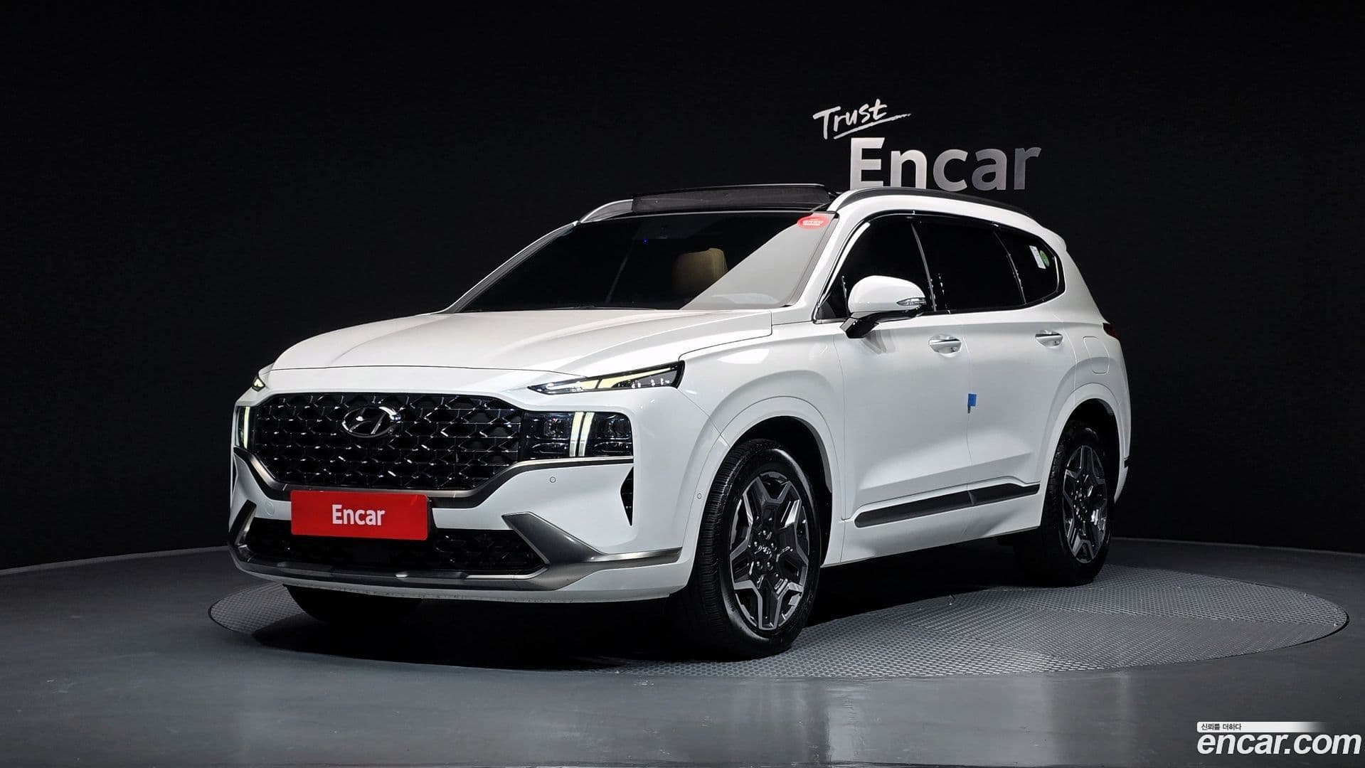 Main__Slider__Photo:Santafe Hyundai 2023.4-0