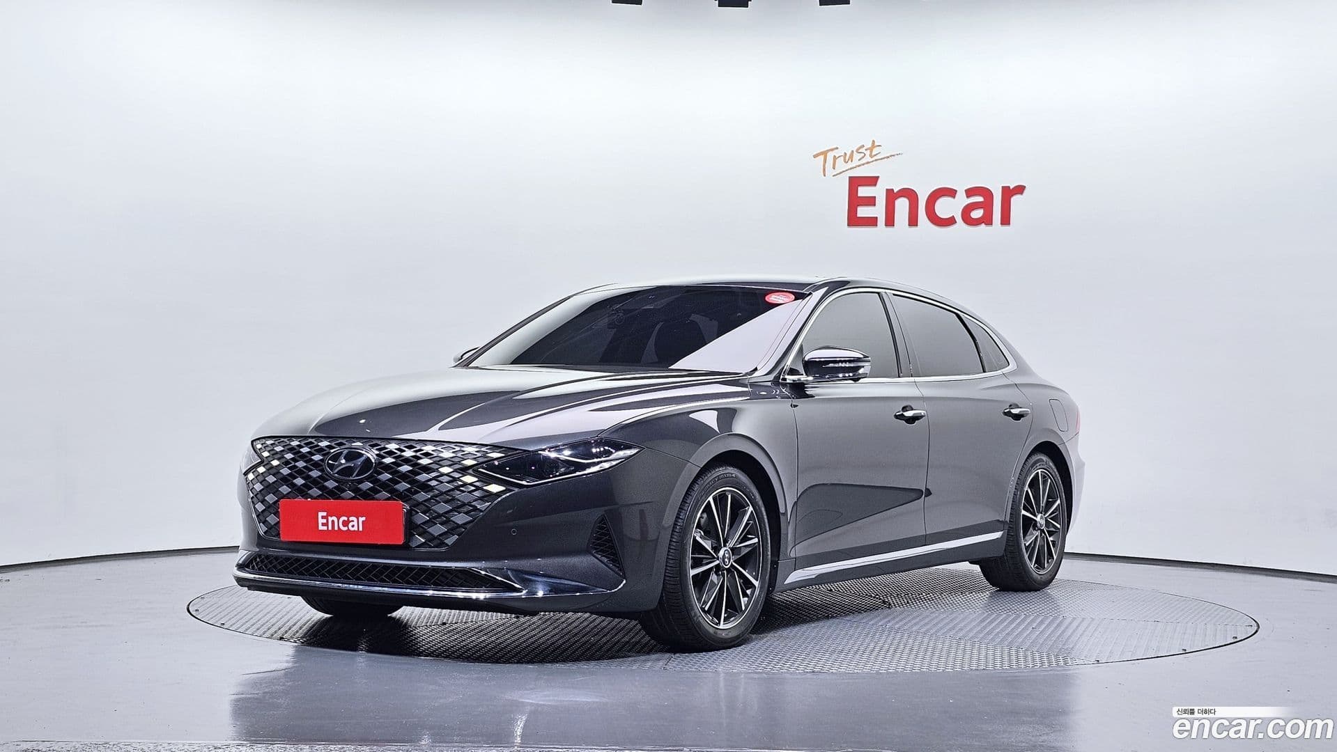Main__Slider__Photo:Grandeur Hyundai 2020.5-0
