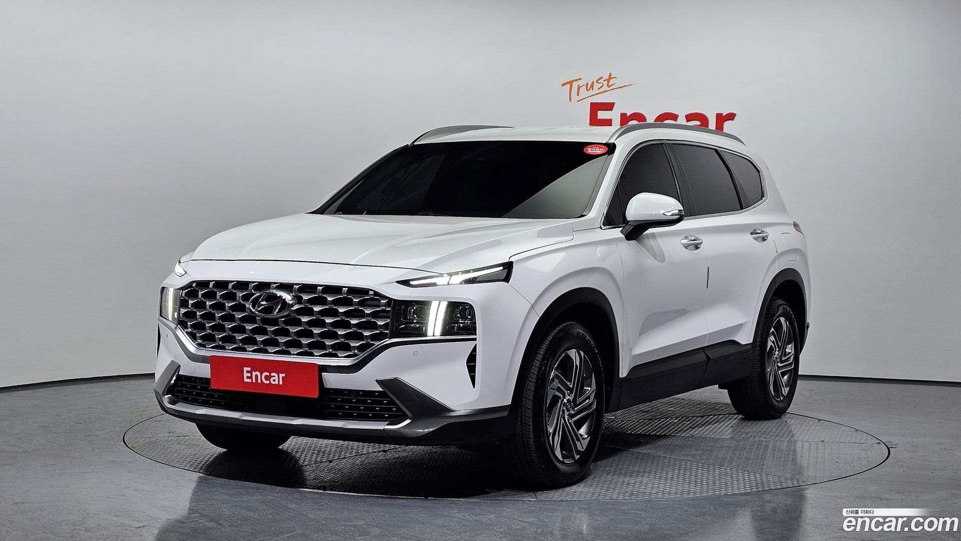 Main__Slider__Photo:Santafe Hyundai 2021.0-0