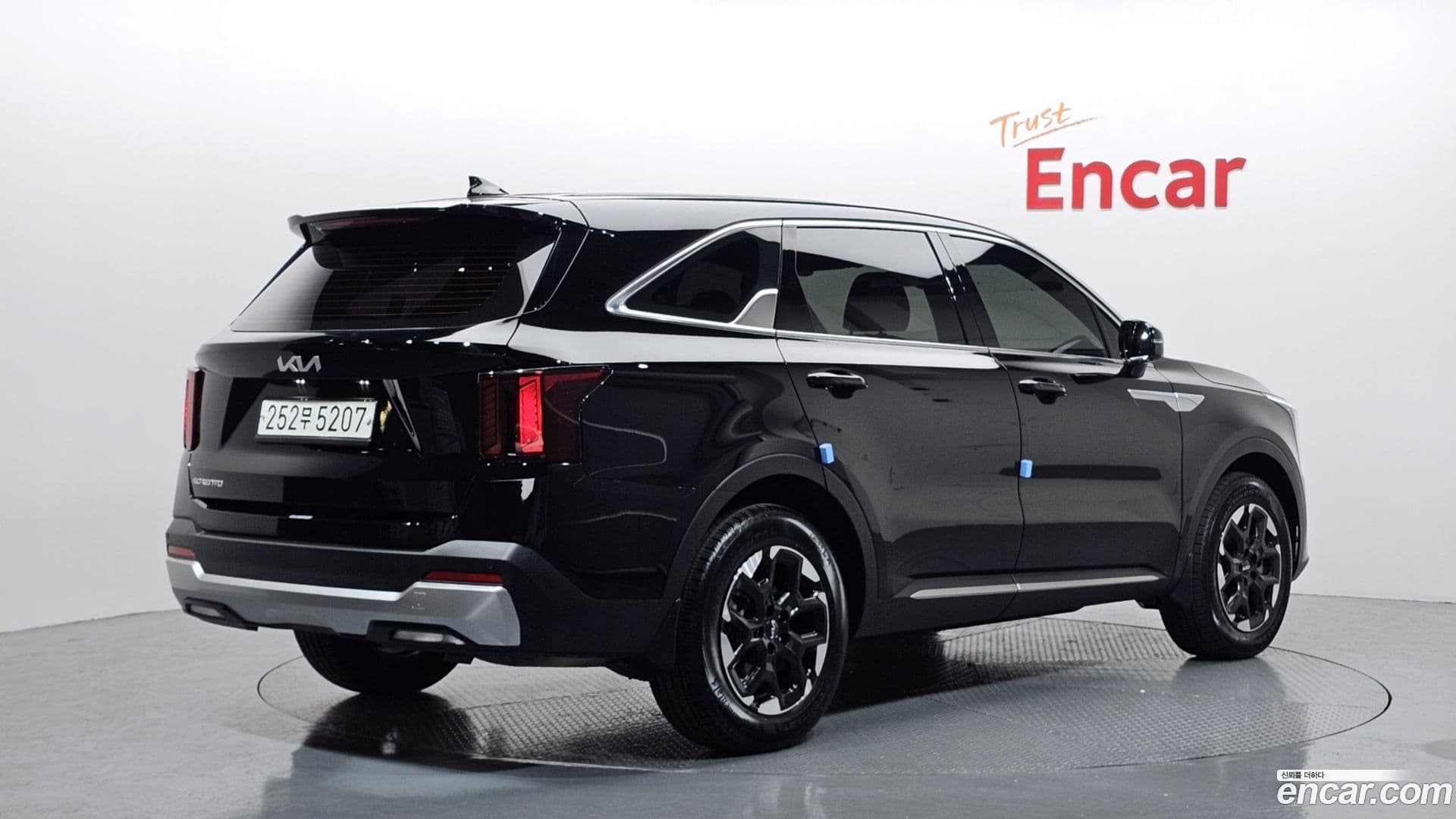 Main__Slider__Photo:Sorento Kia 2024.8-0