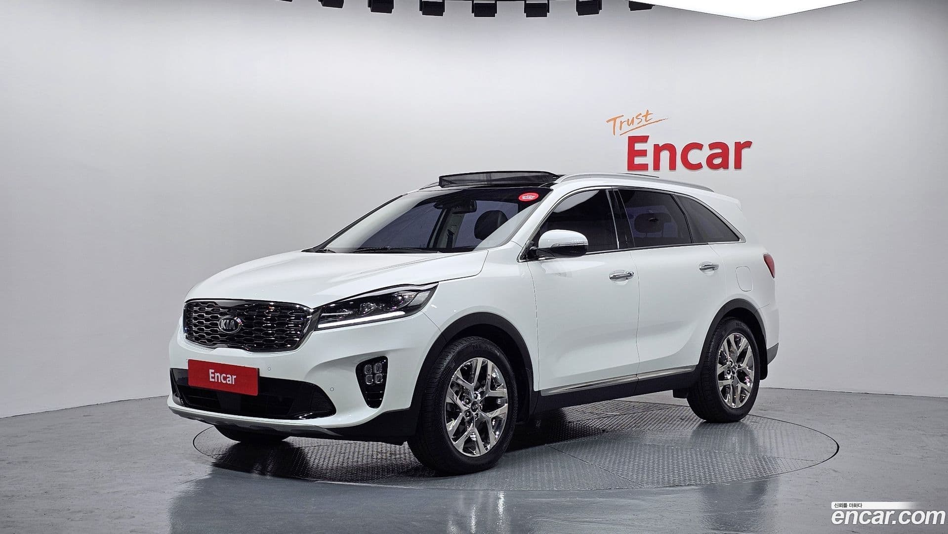Main__Slider__Photo:Sorento Kia 2019.3-0