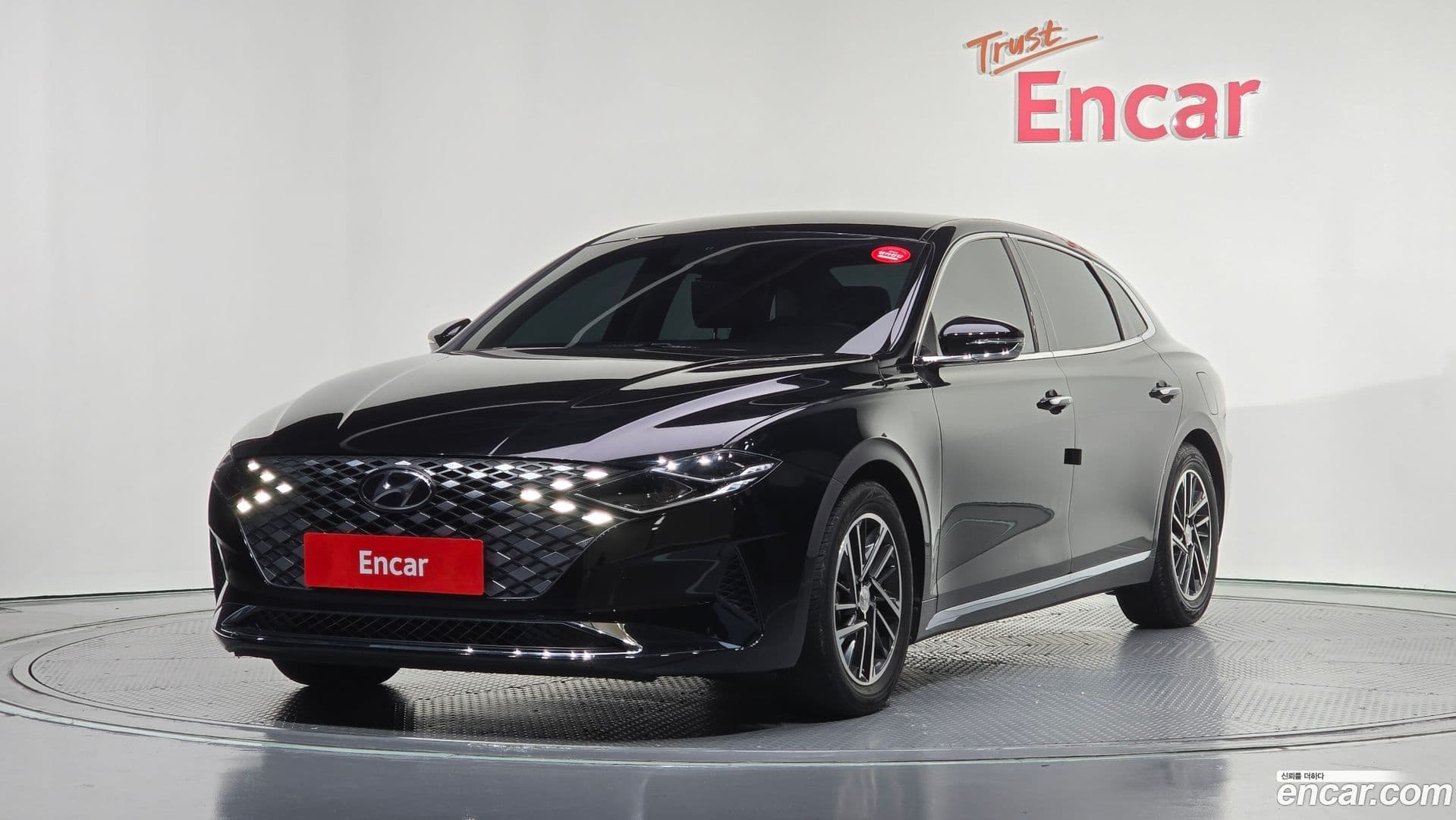 Main__Slider__Photo:Grandeur Hyundai 2020.1-0