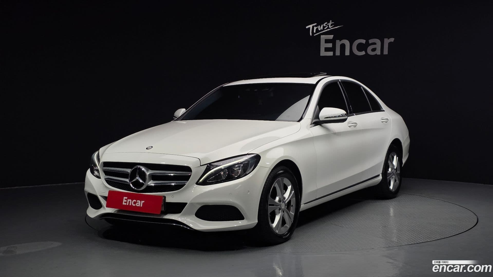 Main__Slider__Photo:C-Class Mercedes-Benz 2016.10-0