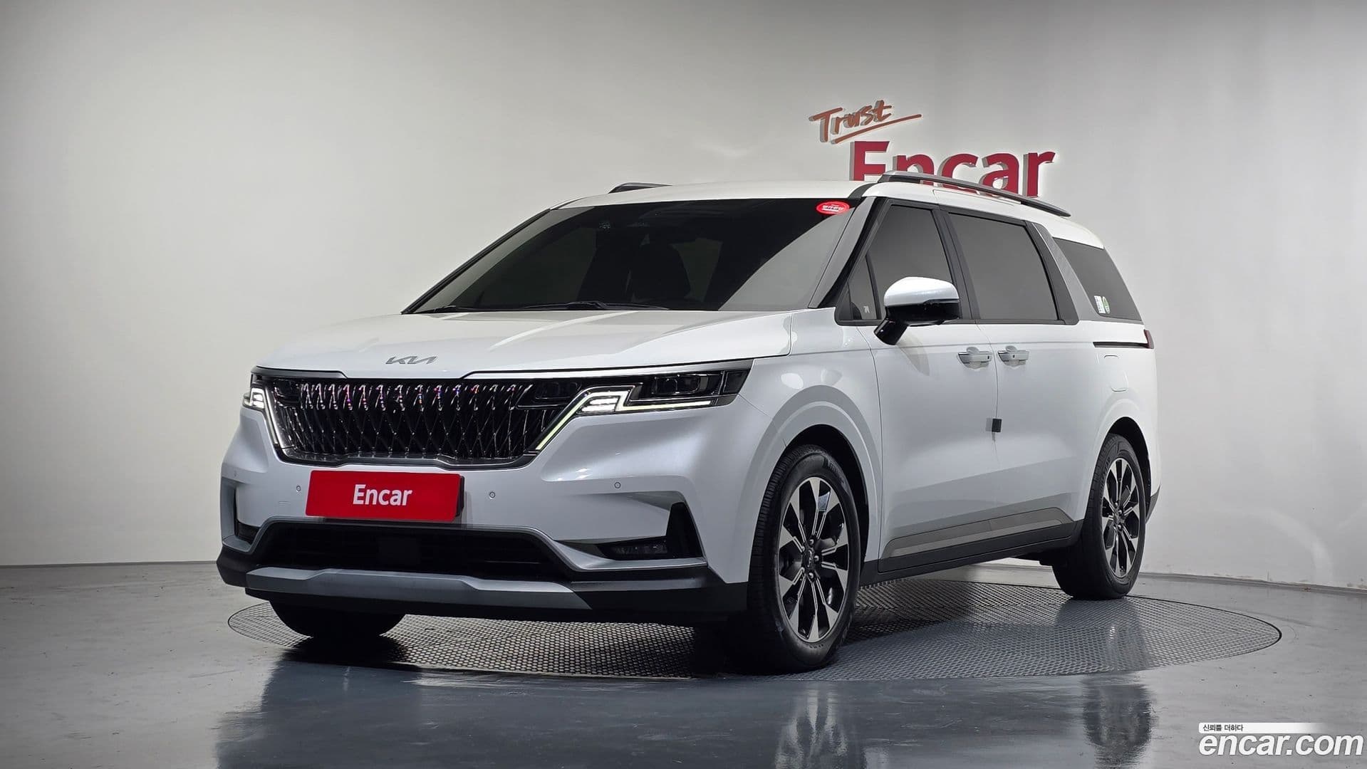 Main__Slider__Photo:Canival Kia 2022.4-0