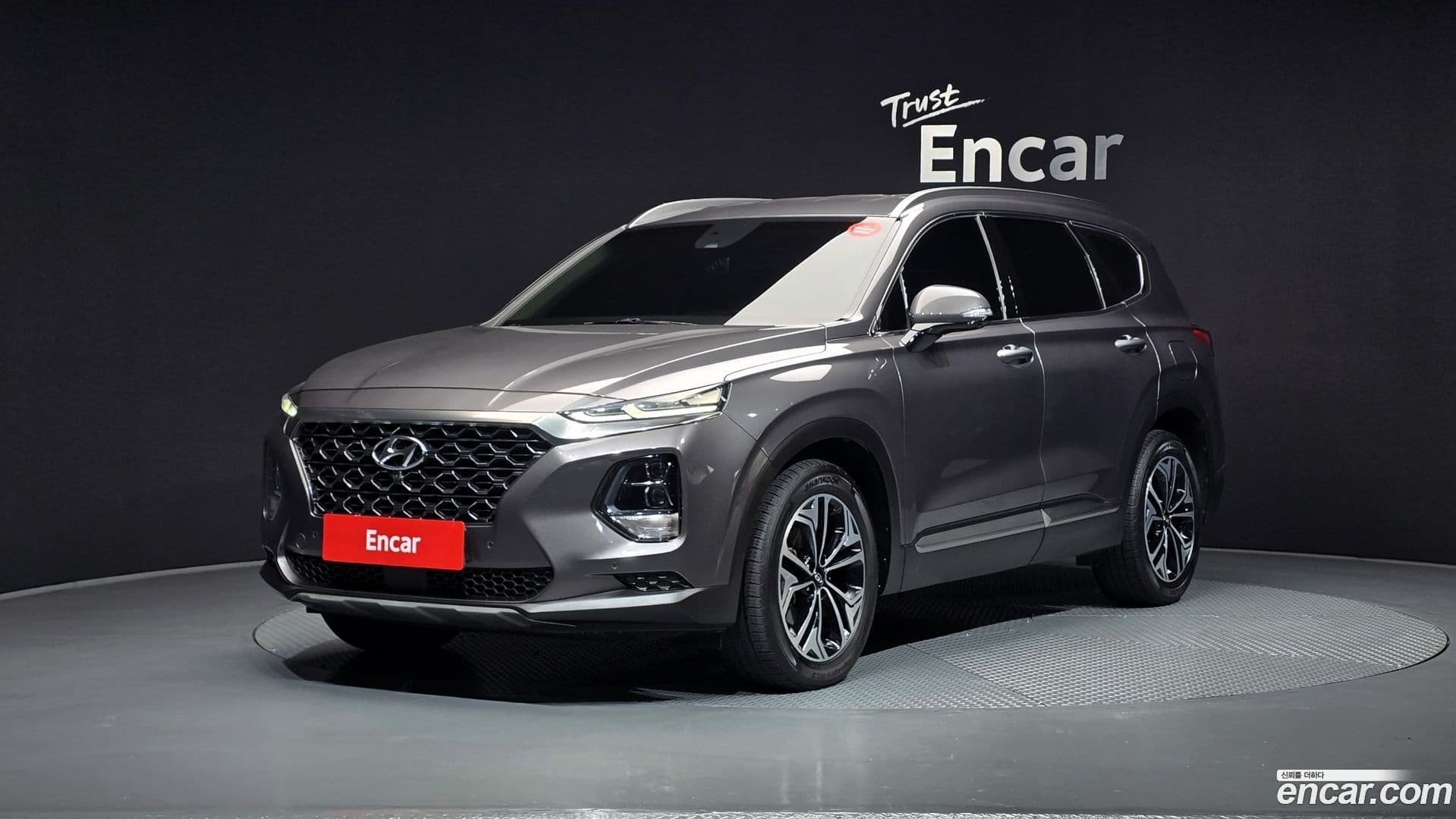 Main__Slider__Photo:Santafe Hyundai 2018.5-0