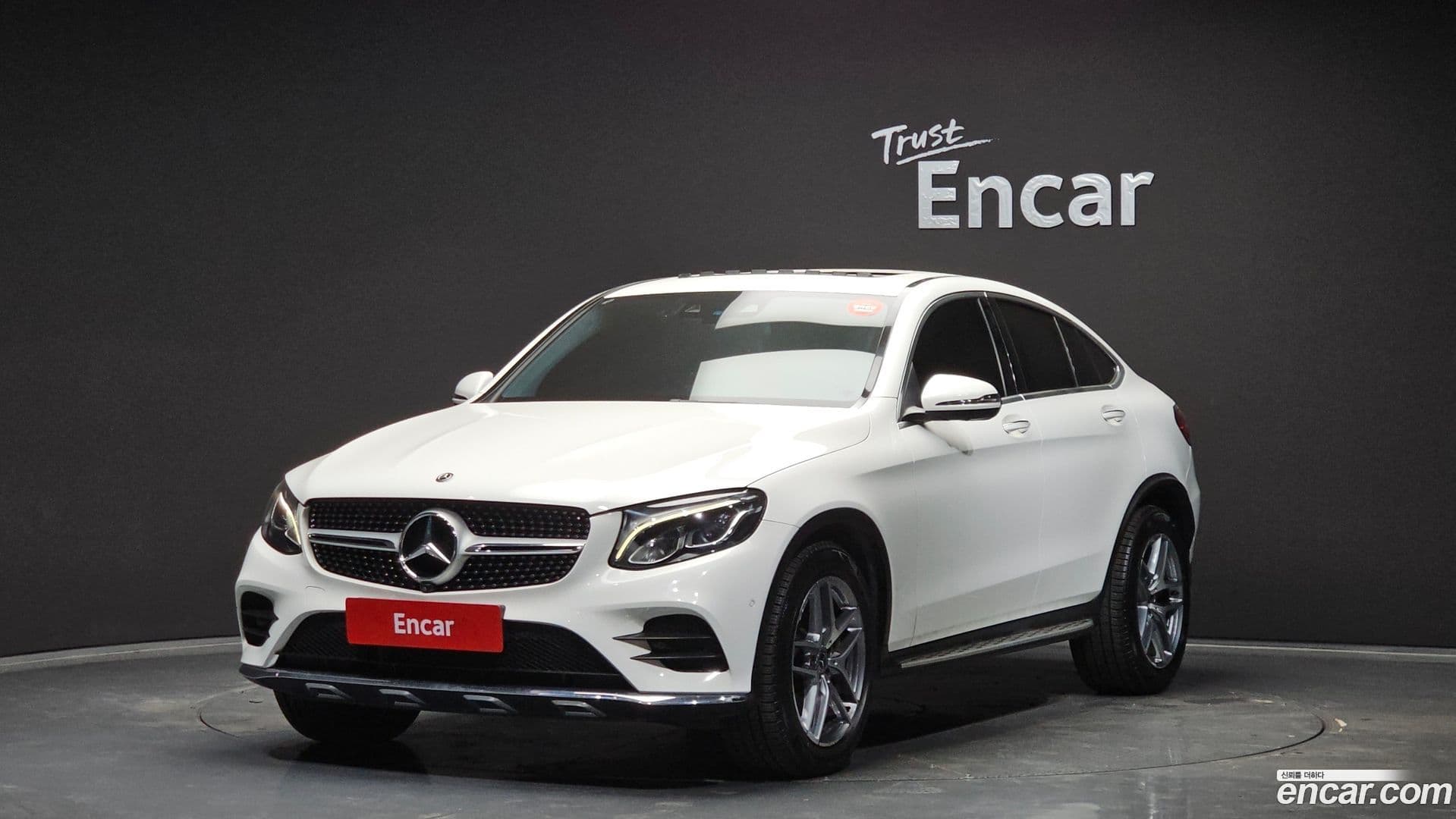 Main__Slider__Photo:GLC-Class Mercedes-Benz 2018.3-0