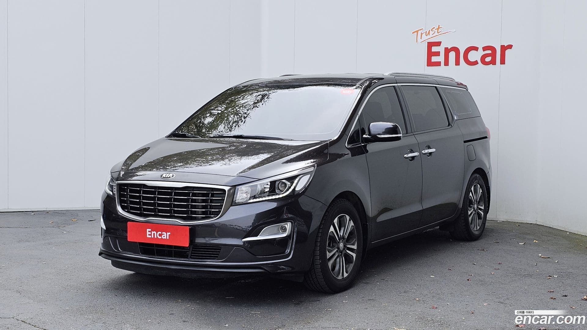 Main__Slider__Photo:Canival Kia 2019.8-0