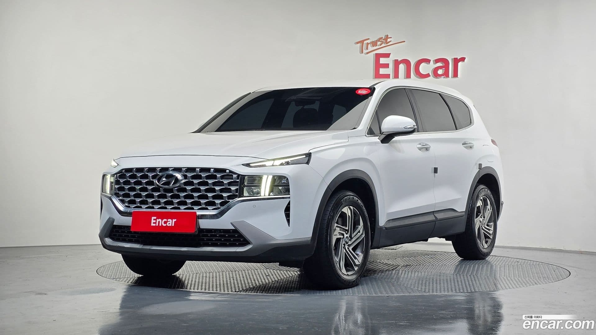 Main__Slider__Photo:Santafe Hyundai 2020.8-0