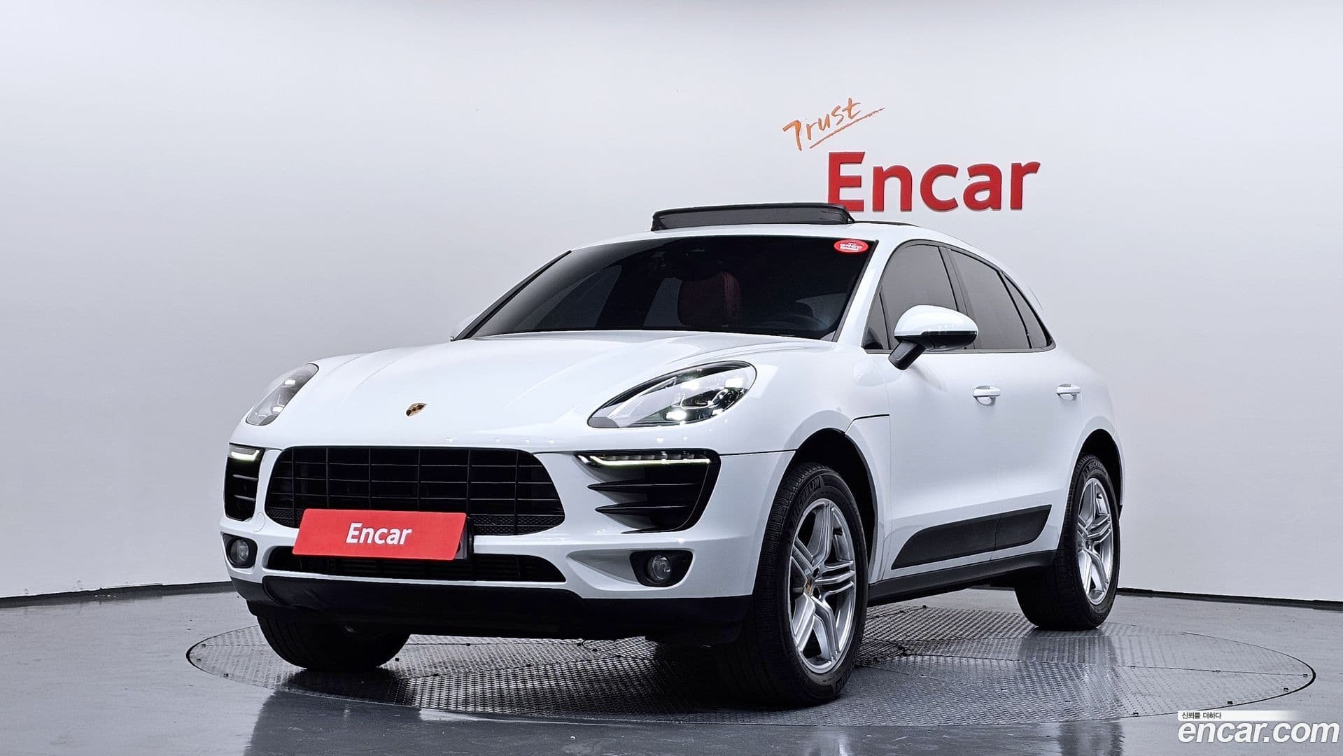 Main__Slider__Photo:Macan Porsche 2018.6-0