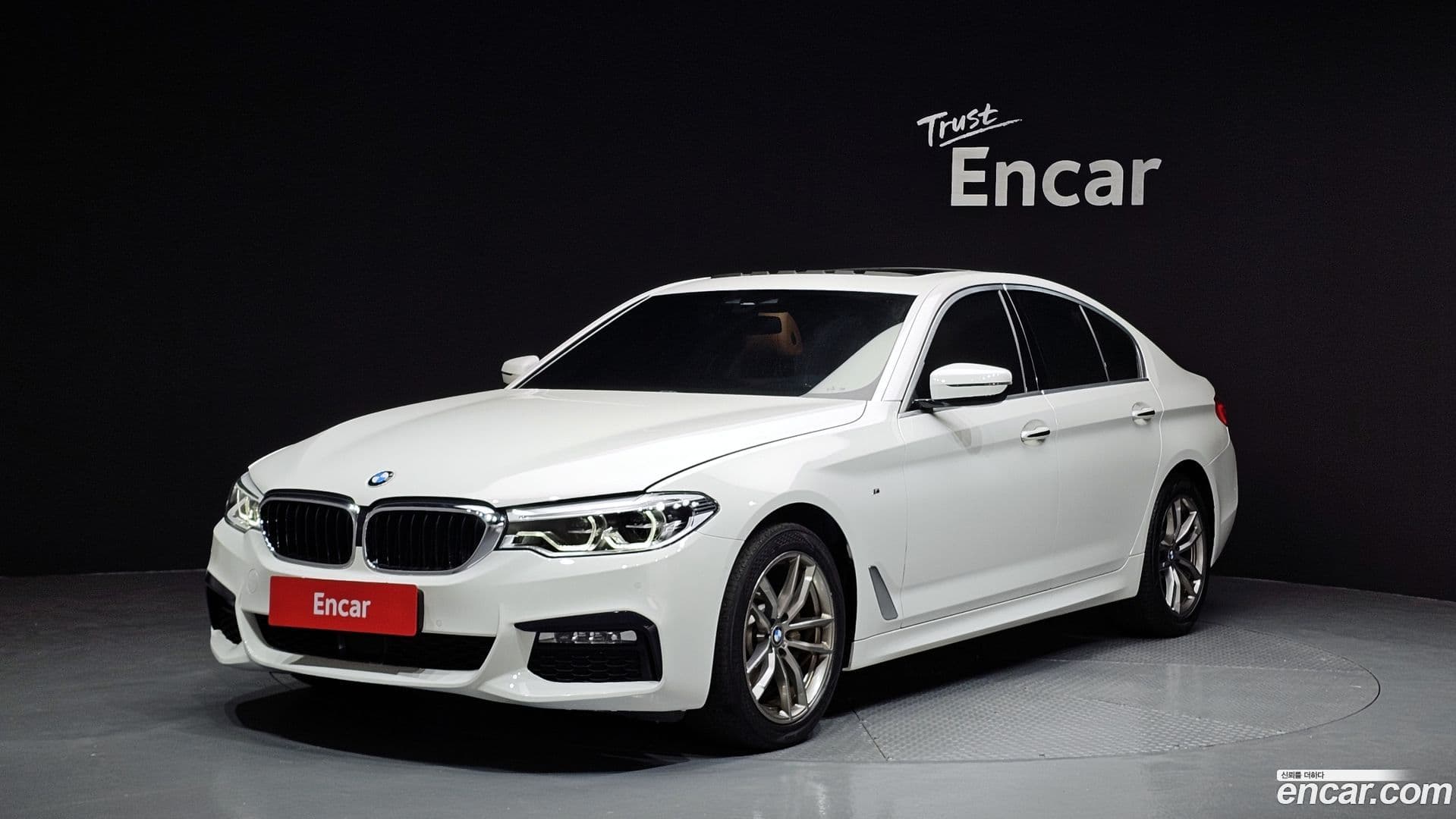 Main__Slider__Photo:5-Series BMW 2018.2-0