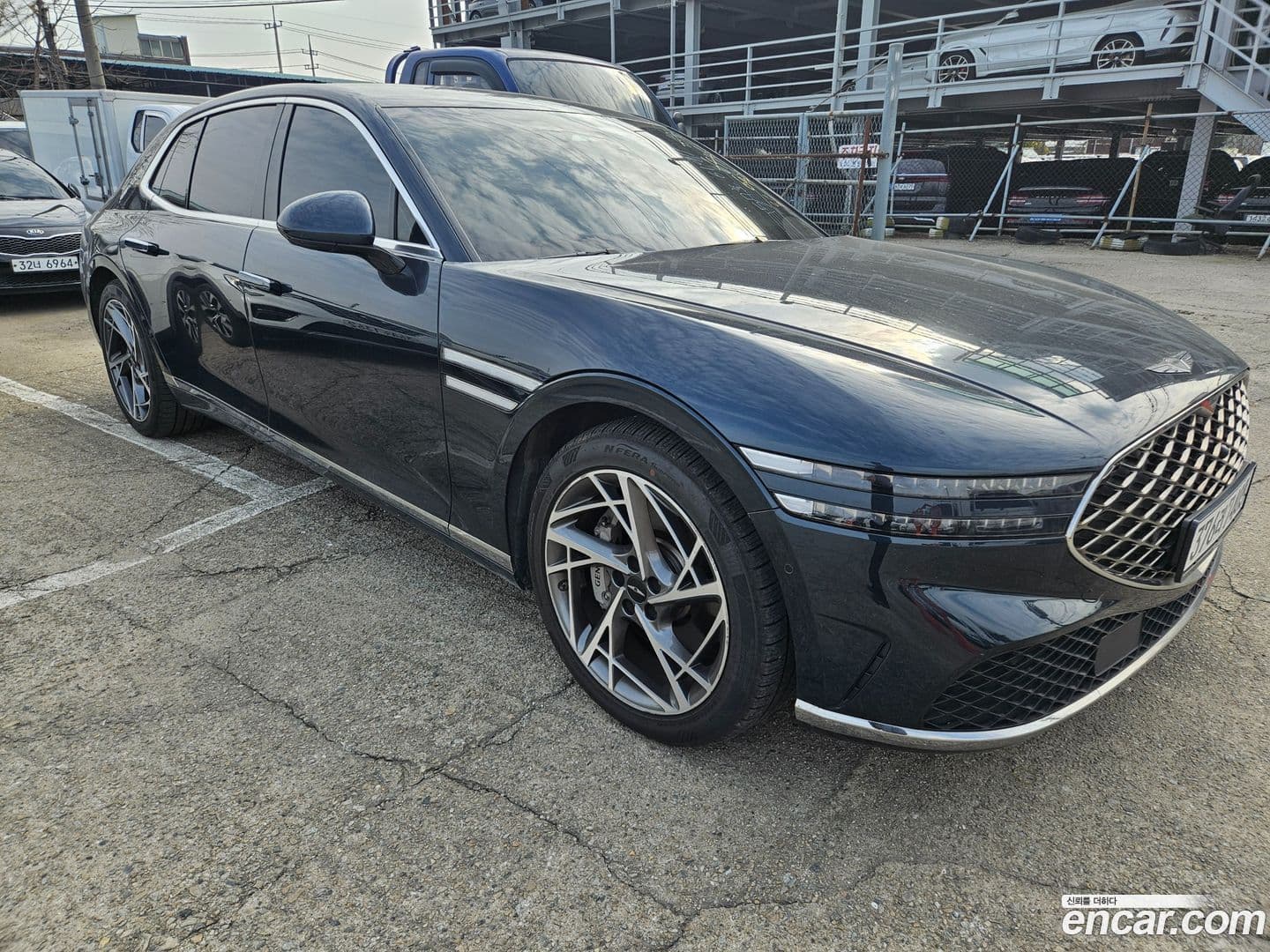 Main__Slider__Photo:G90 Genesis 2022.2-0