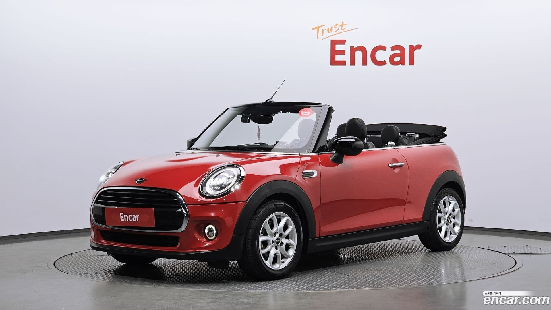 Main__Slider__Photo:Cooper Convertible Mini 2021.1-0