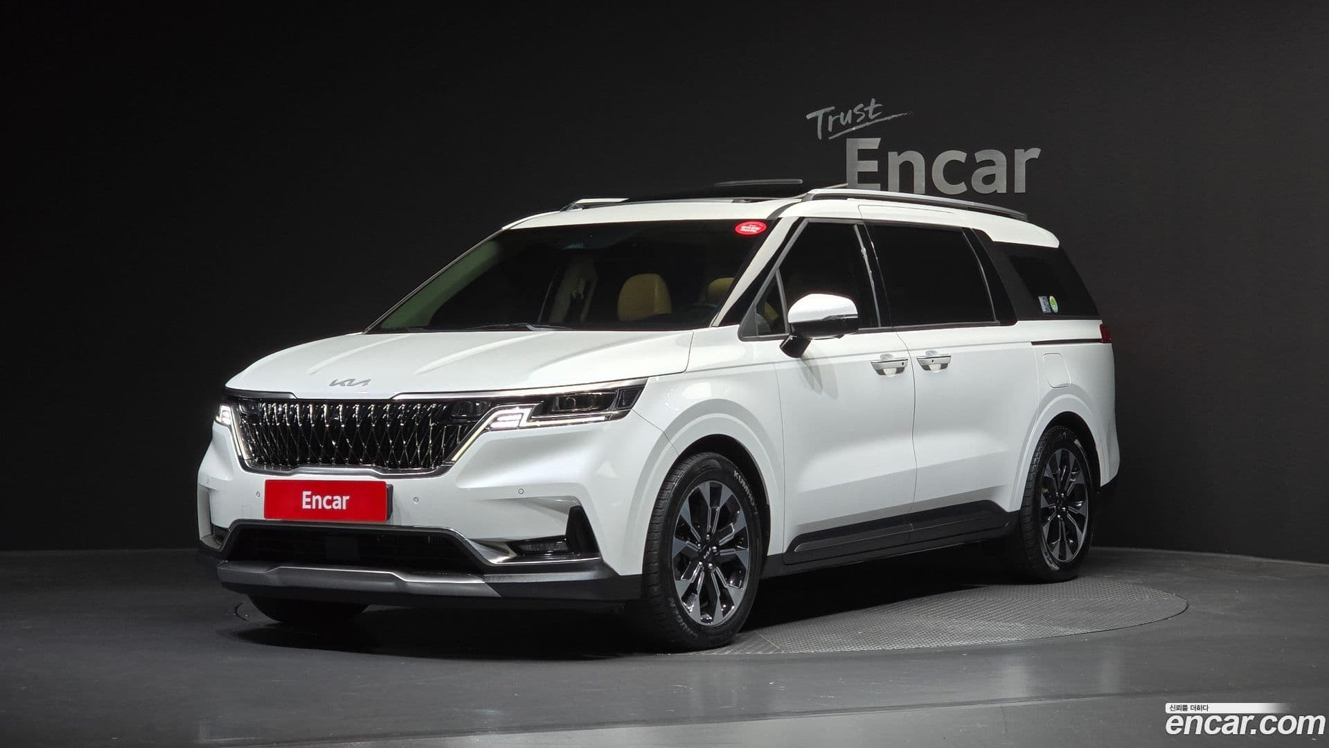 Main__Slider__Photo:Canival Kia 2022.5-0