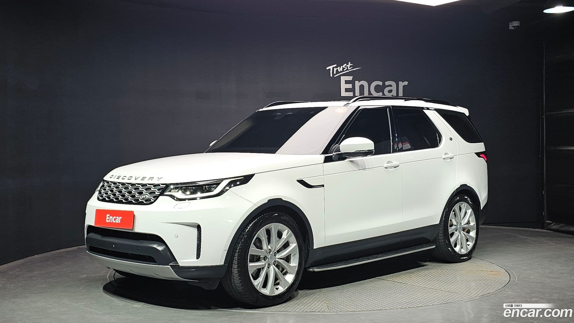Main__Slider__Photo:Discovery Land Rover 2022.10-0