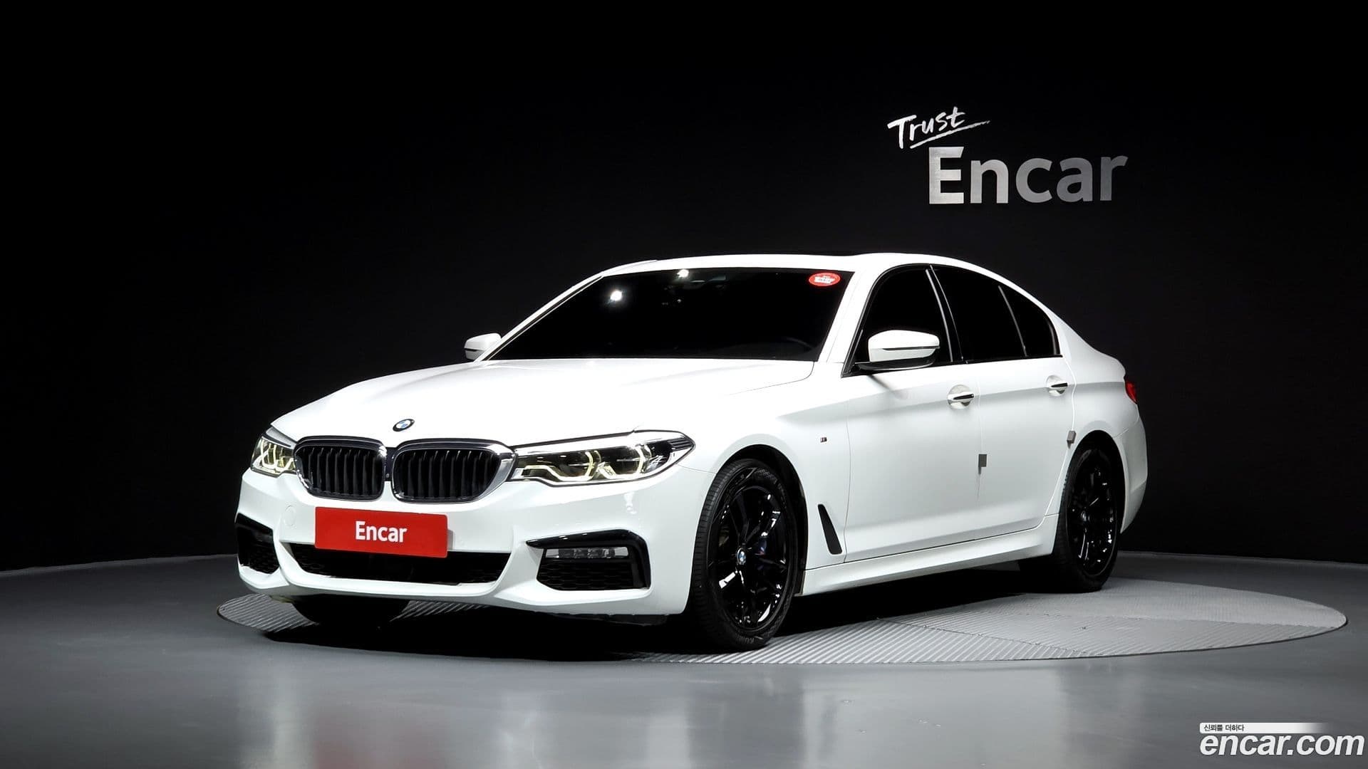 Main__Slider__Photo:5-Series BMW 2017.8-0